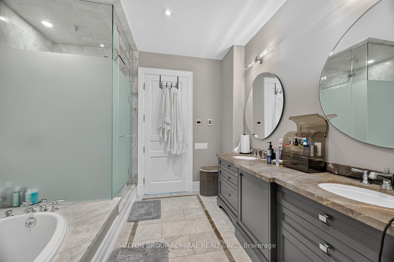 Photo 23 of Unit 1801, 155 St Clair Avenue W, Toronto, Casa Loma — HOMEH