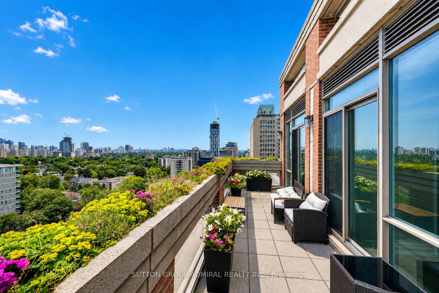 Photo 36 of Unit 1801, 155 St Clair Avenue W, Toronto, Casa Loma — HOMEH