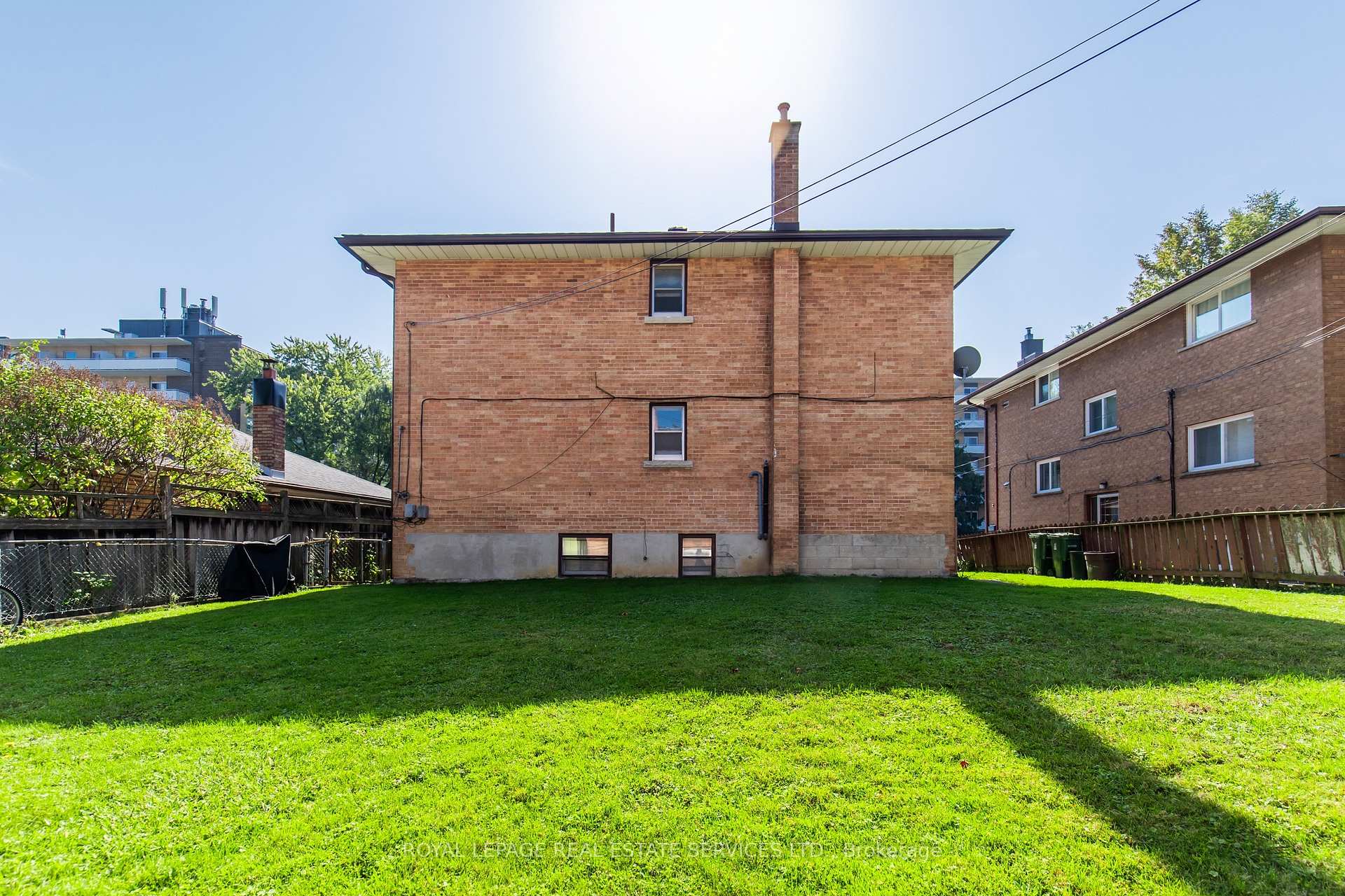 Photo 11 of 20 Park Boulevard, Etobicoke, Long Branch — HOMEH