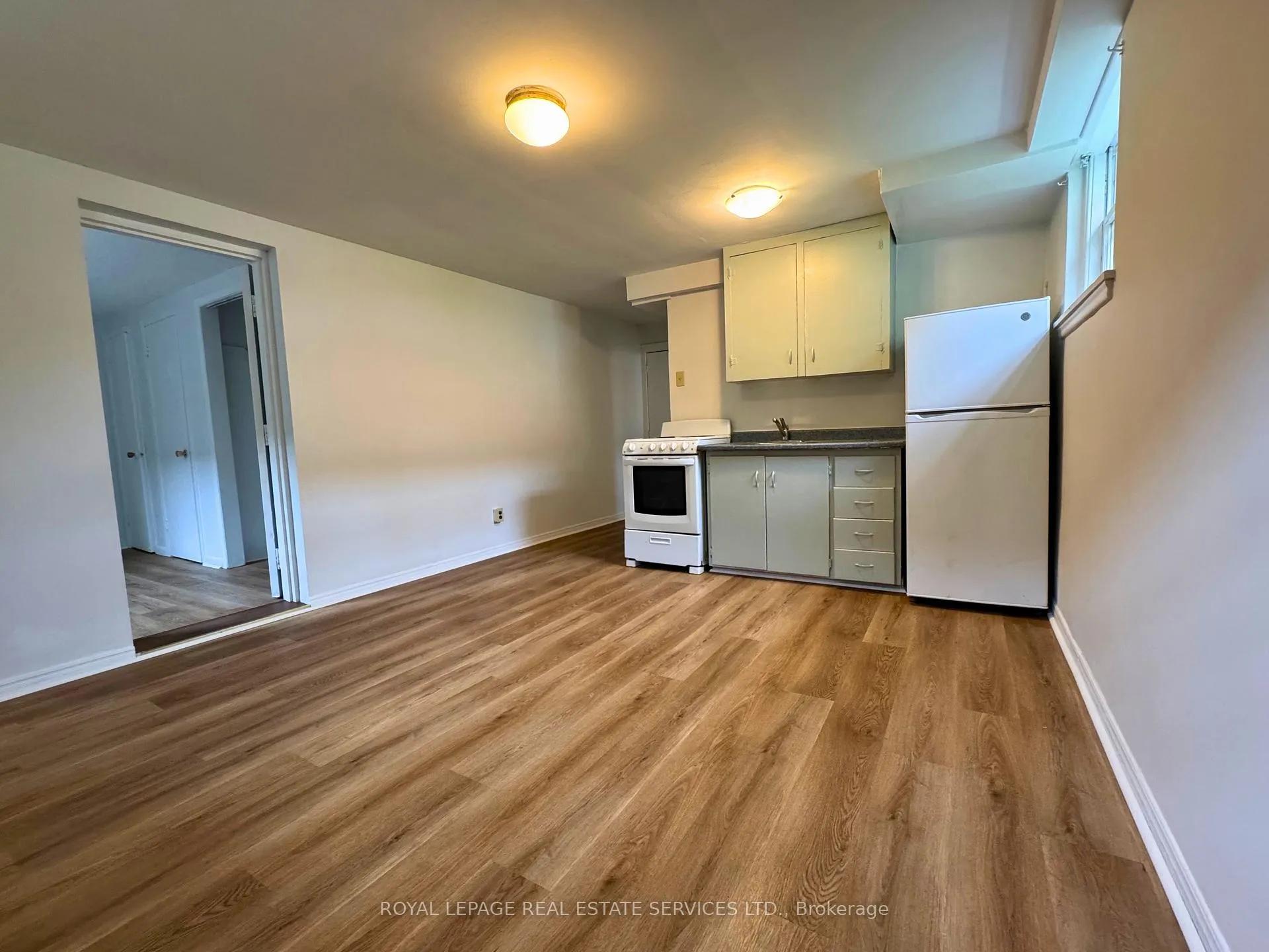Photo 4 of 20 Park Boulevard, Etobicoke, Long Branch — HOMEH