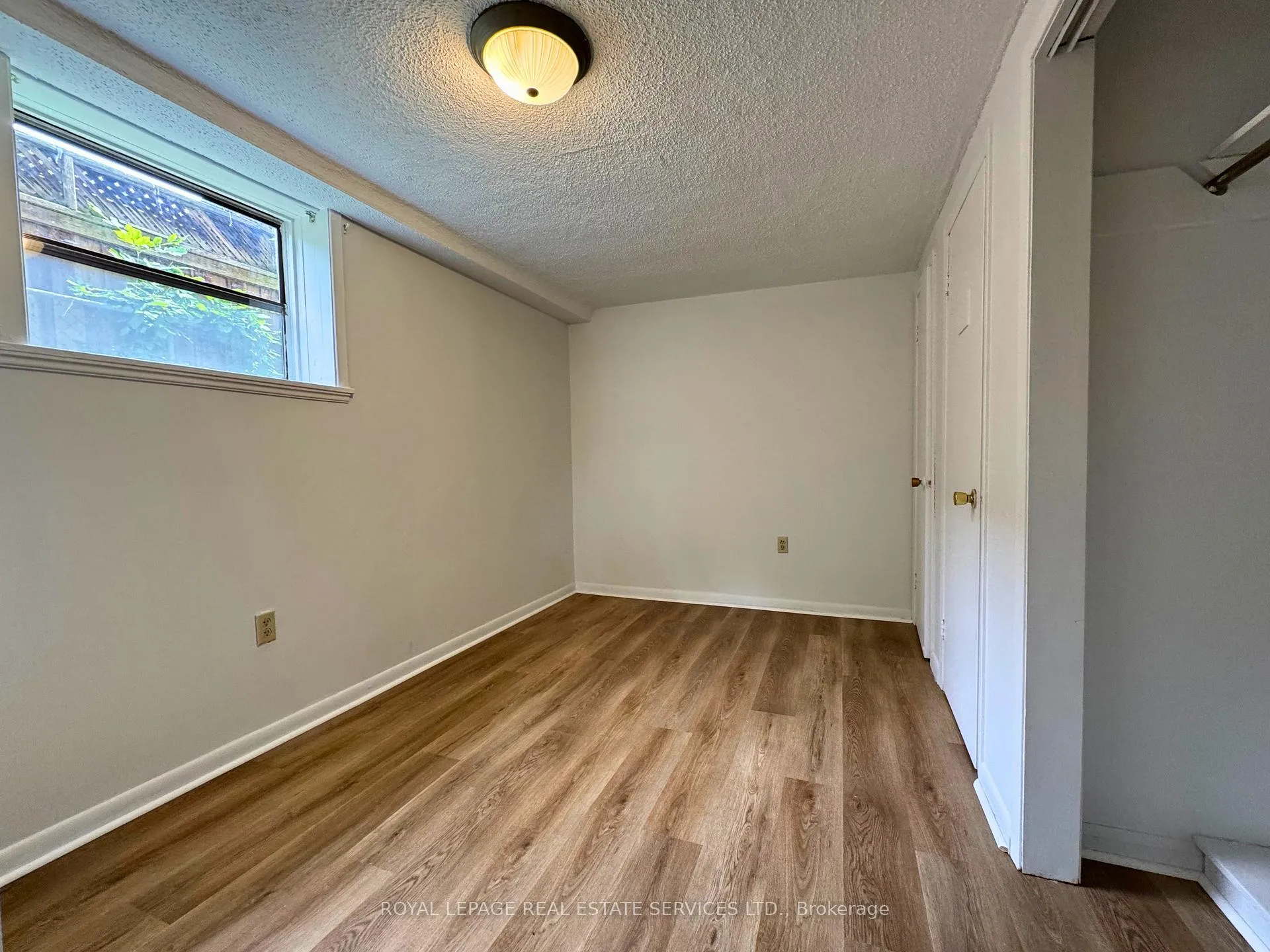 Photo 7 of 20 Park Boulevard, Etobicoke, Long Branch — HOMEH