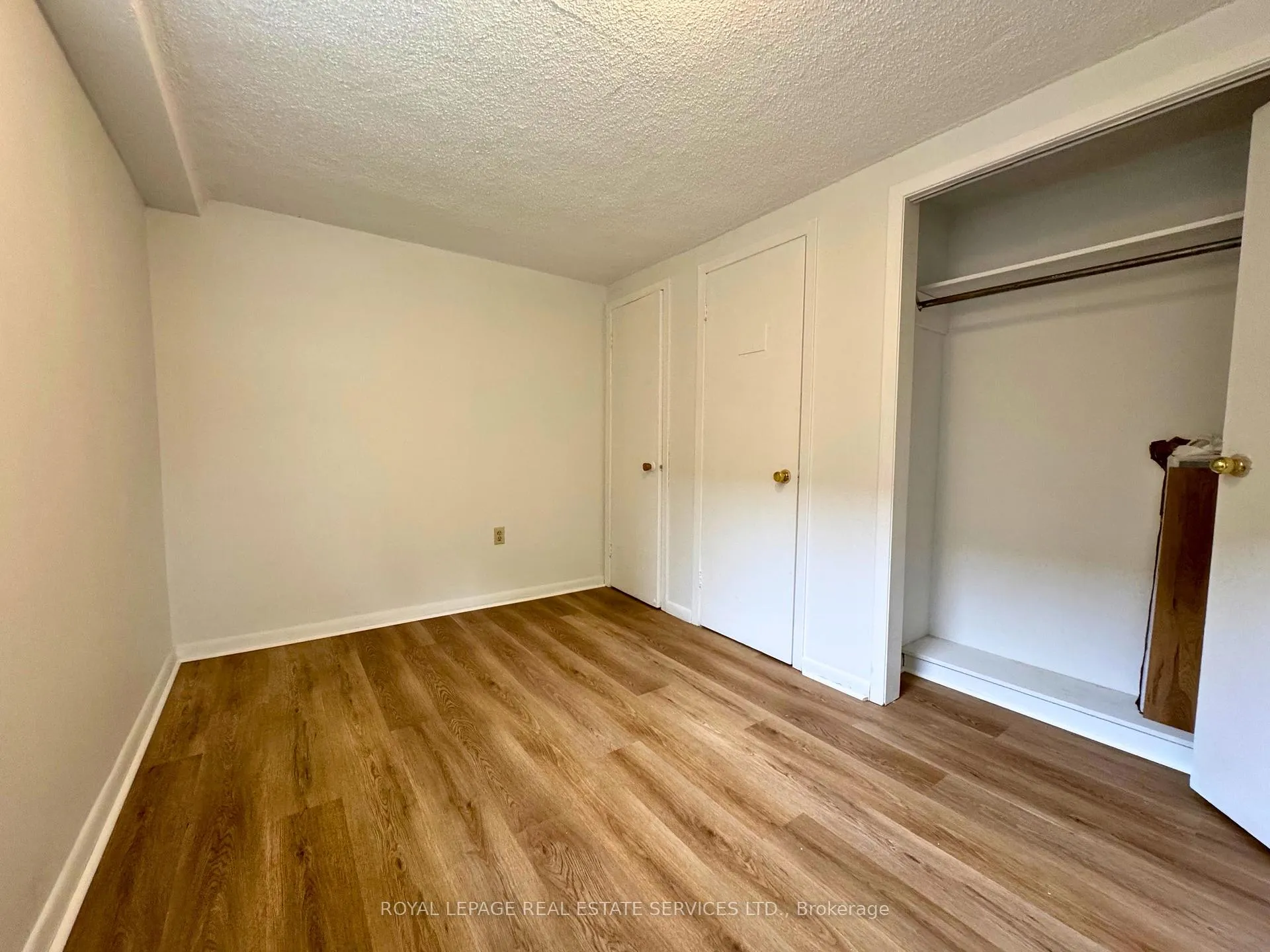 Photo 8 of 20 Park Boulevard, Etobicoke, Long Branch — HOMEH