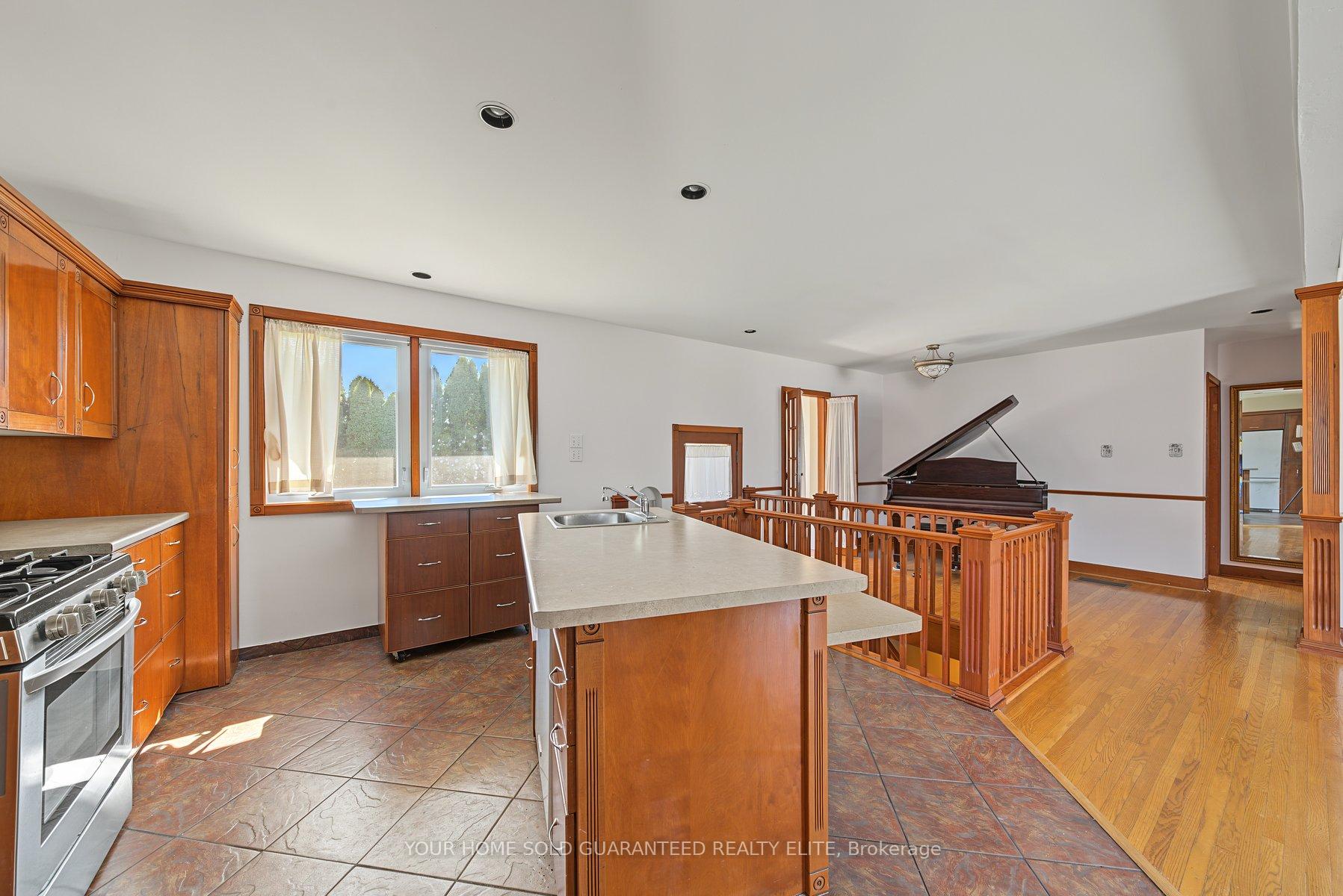 Photo 27 of 13 Lakeside Drive, Grimsby, Grimsby Beach — HOMEH
