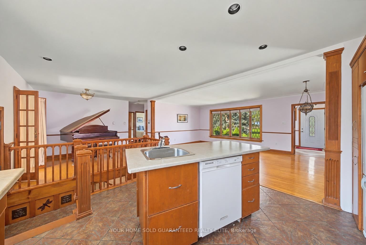 Photo 28 of 13 Lakeside Drive, Grimsby, Grimsby Beach — HOMEH