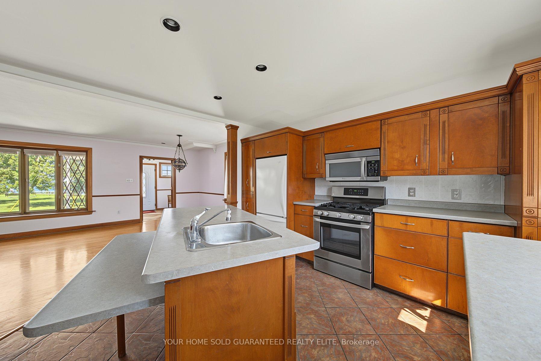 Photo 29 of 13 Lakeside Drive, Grimsby, Grimsby Beach — HOMEH