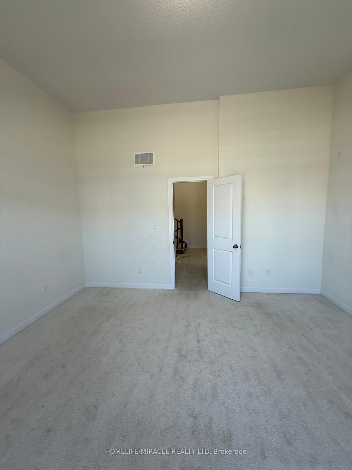 Photo 5 of 128 Oakmont Drive, Loyalist, Bath — HOMEH