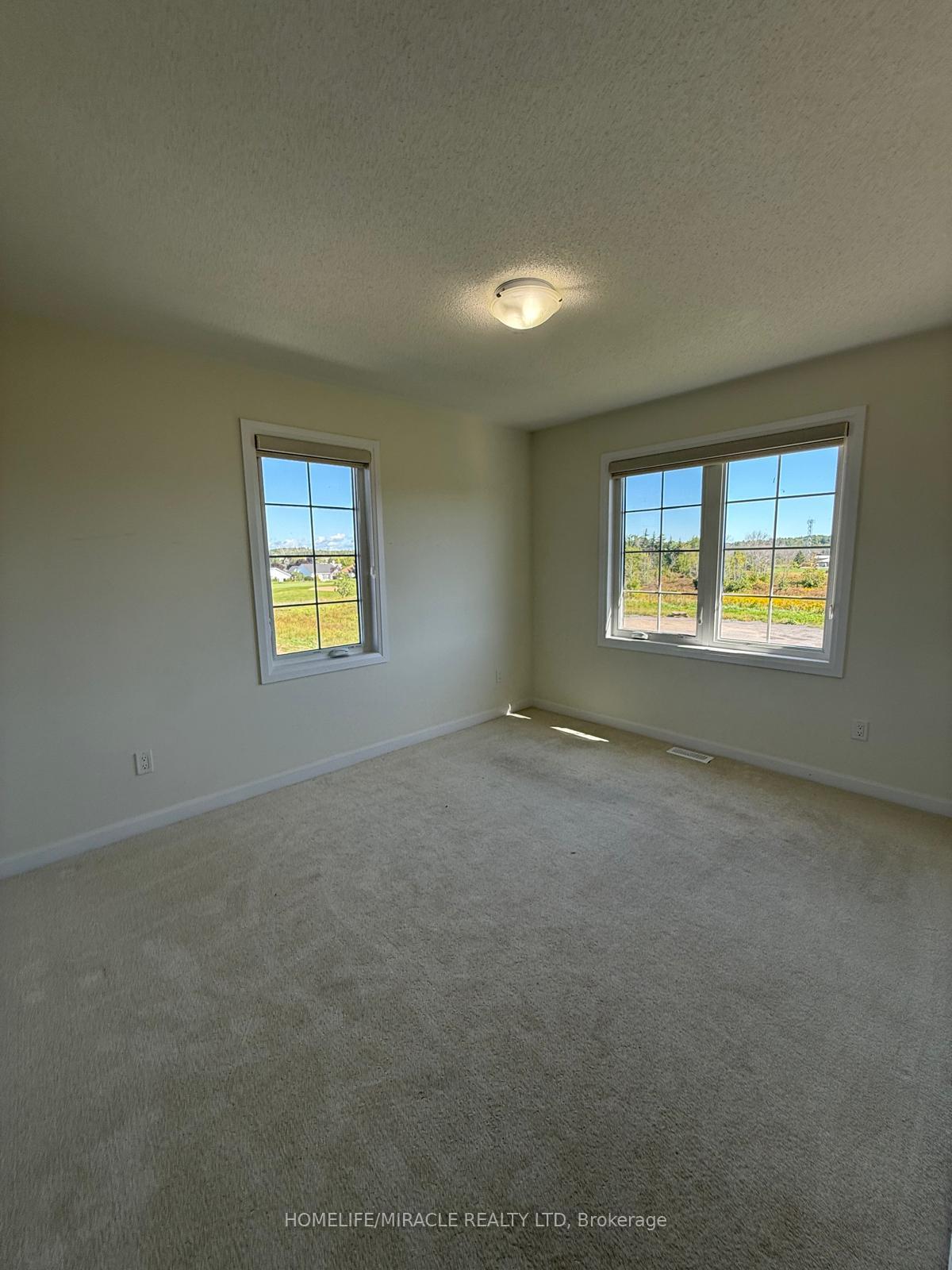 Photo 9 of 128 Oakmont Drive, Loyalist, Bath — HOMEH