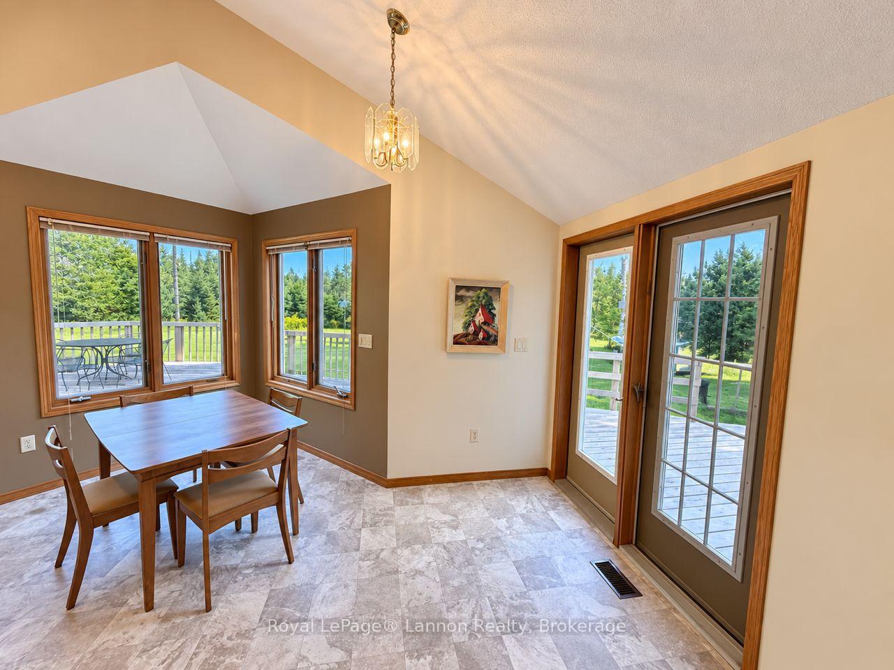 Photo 5 of 1795 Rosslyn Road, Thunder Bay, Rosslyn Road — HOMEH
