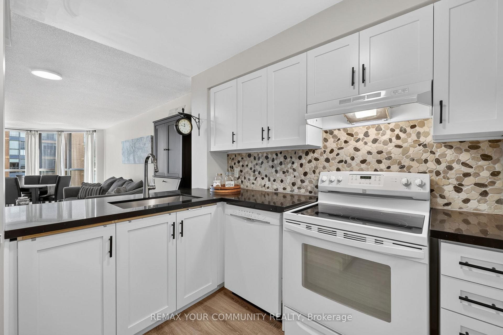 Photo 4 of Unit 1409, 140 Dunlop Street E, Barrie, City Centre — HOMEH