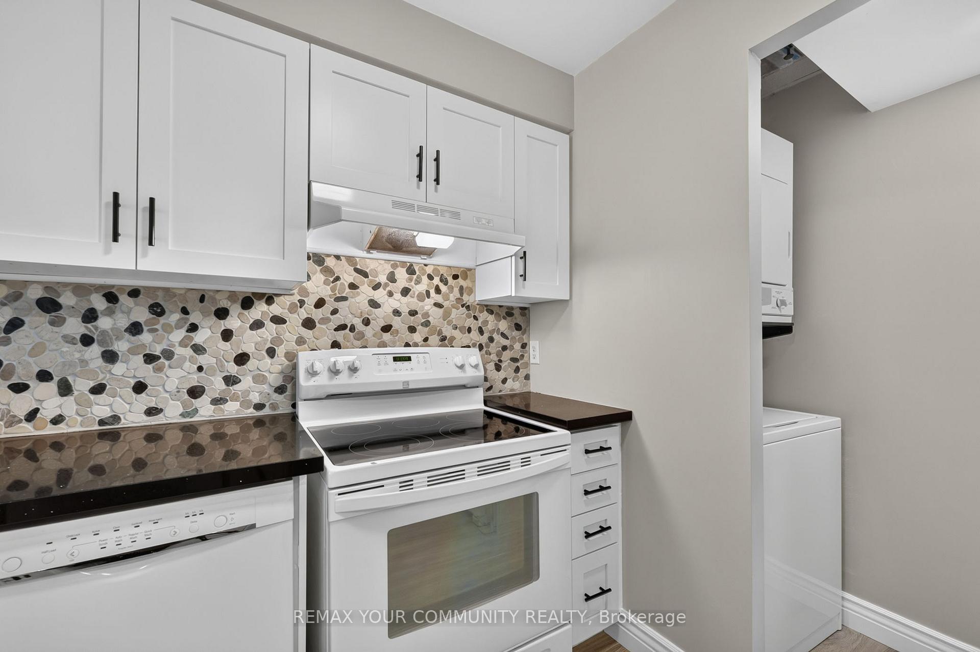 Photo 10 of Unit 1409, 140 Dunlop Street E, Barrie, City Centre — HOMEH