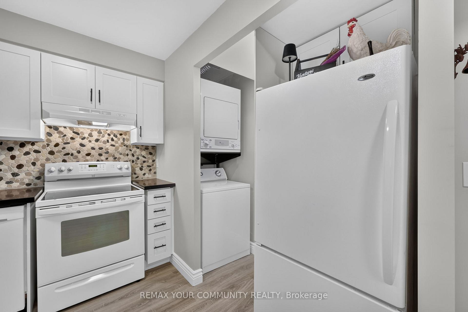 Photo 11 of Unit 1409, 140 Dunlop Street E, Barrie, City Centre — HOMEH