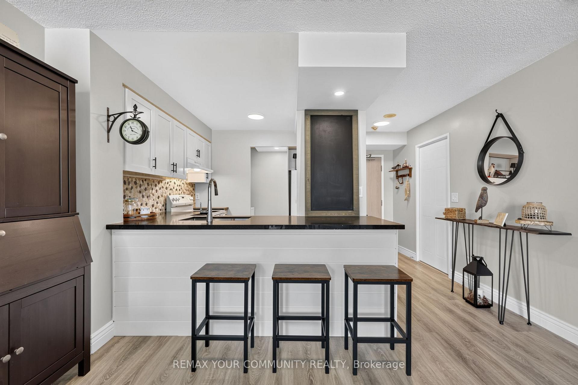 Photo 13 of Unit 1409, 140 Dunlop Street E, Barrie, City Centre — HOMEH