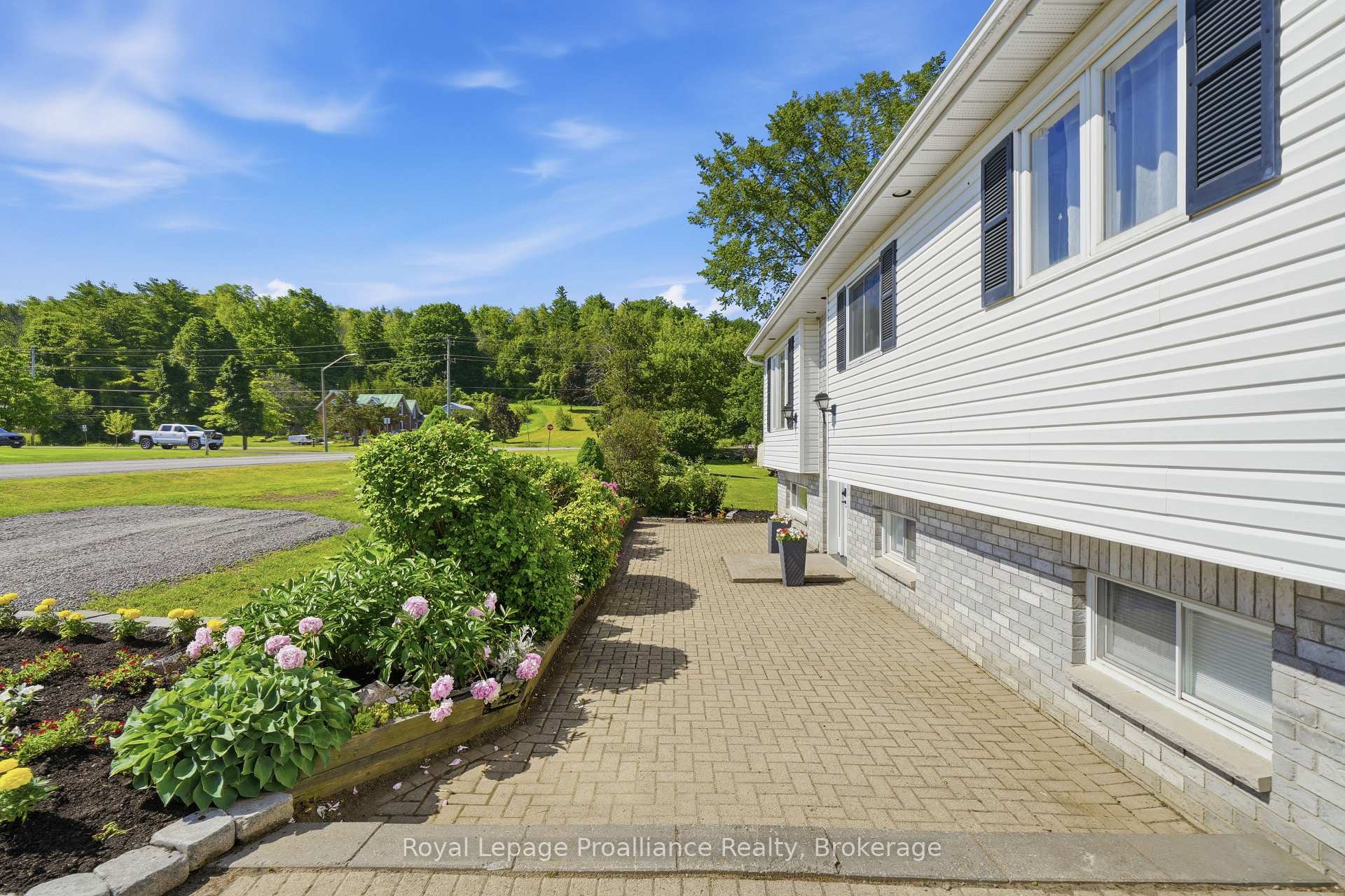 Photo 3 of 13 Forester Drive, Quinte West, Sidney Ward — HOMEH