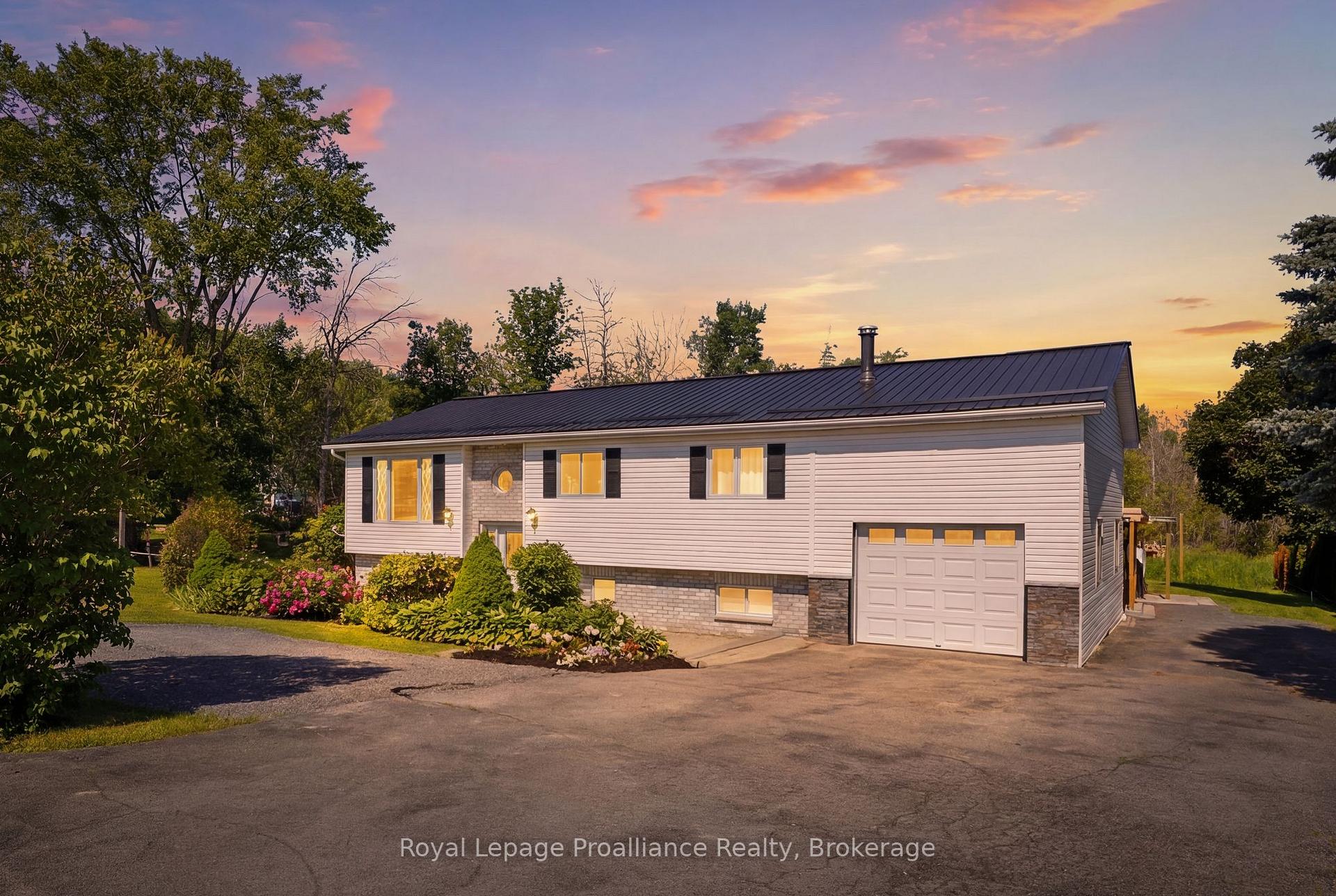 Photo 4 of 13 Forester Drive, Quinte West, Sidney Ward — HOMEH