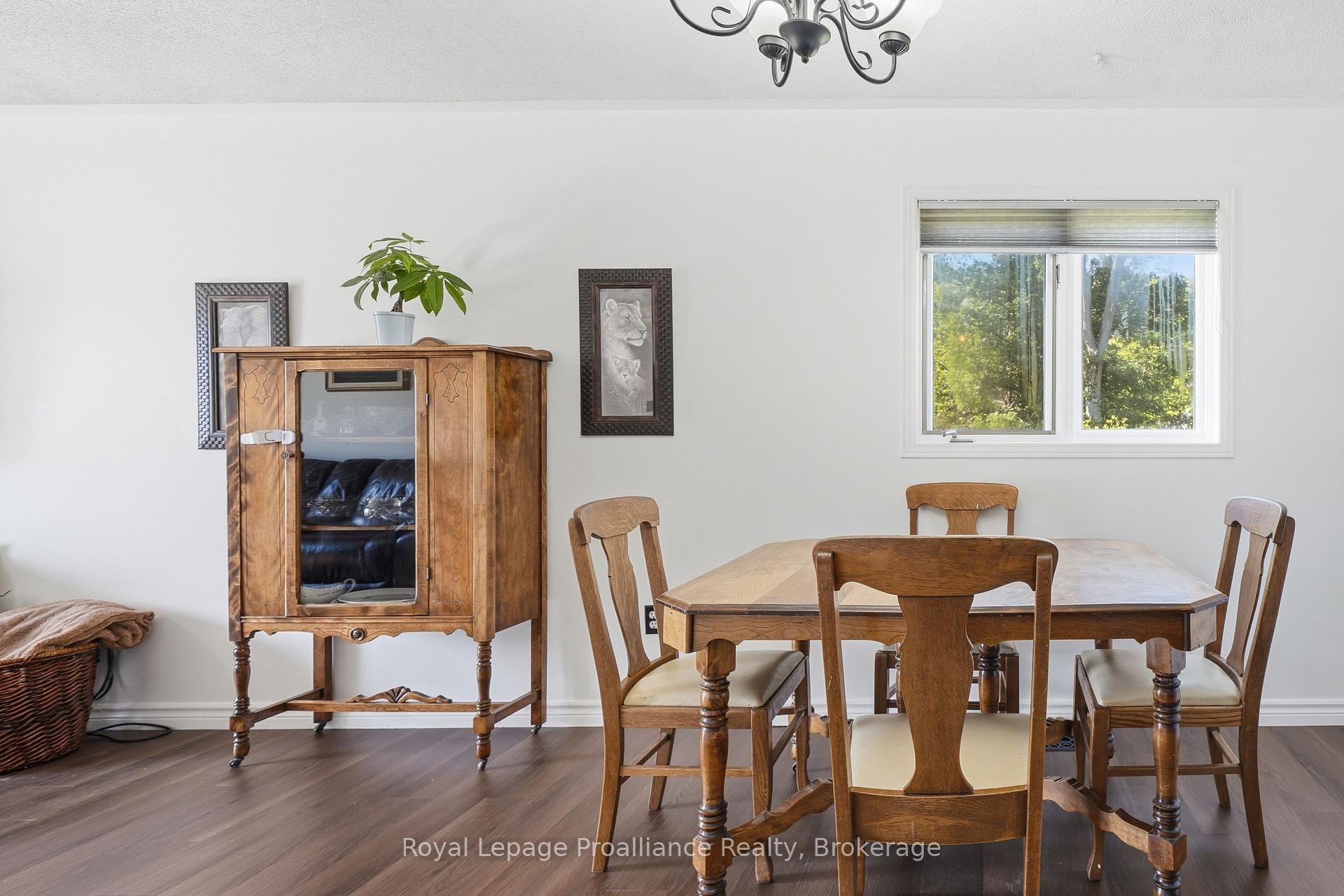Photo 15 of 13 Forester Drive, Quinte West, Sidney Ward — HOMEH