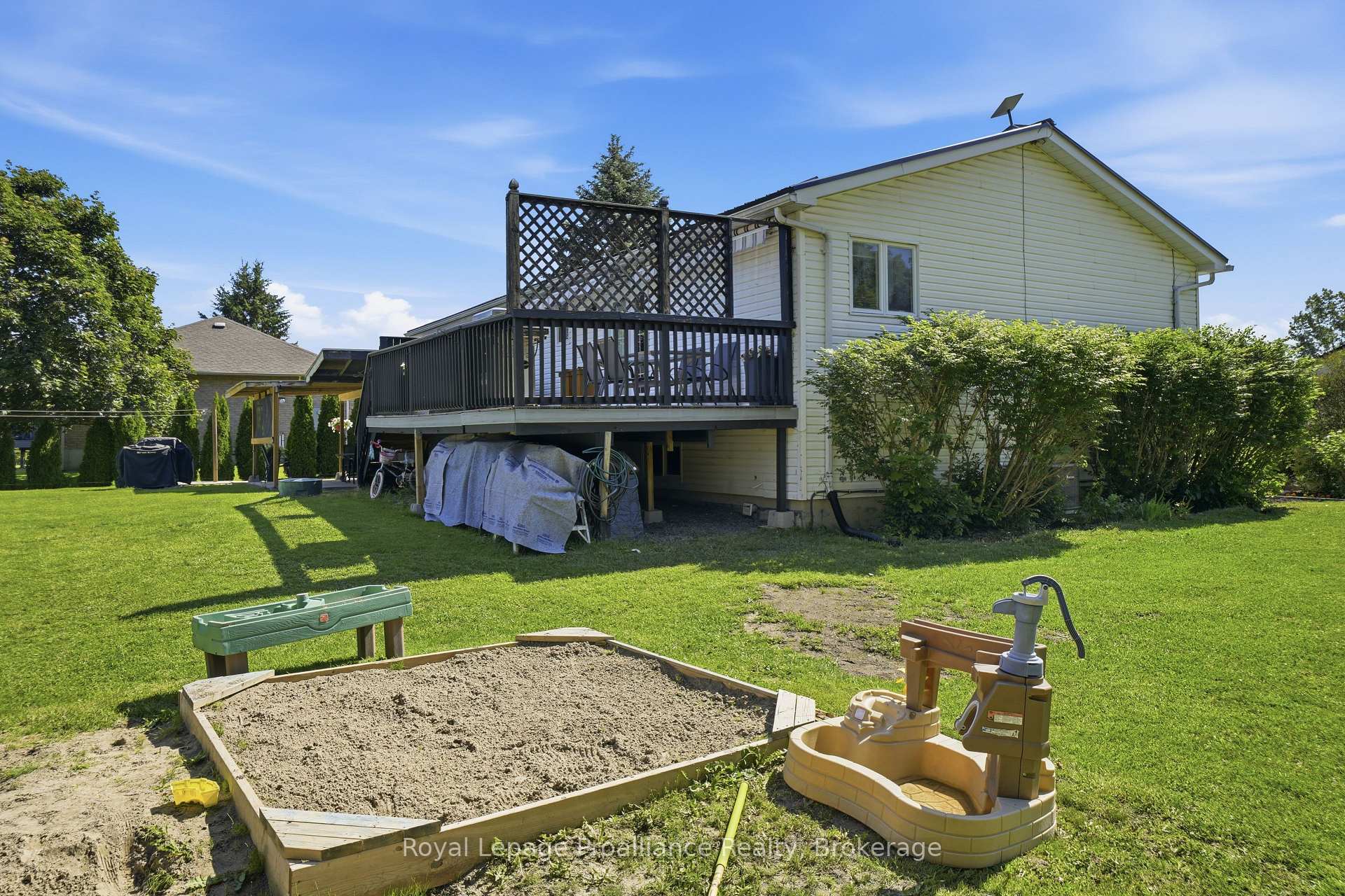 Photo 44 of 13 Forester Drive, Quinte West, Sidney Ward — HOMEH