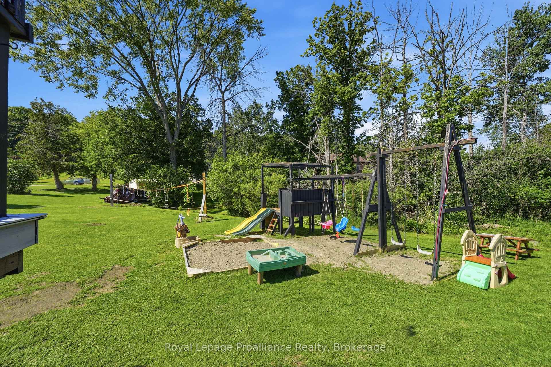 Photo 46 of 13 Forester Drive, Quinte West, Sidney Ward — HOMEH