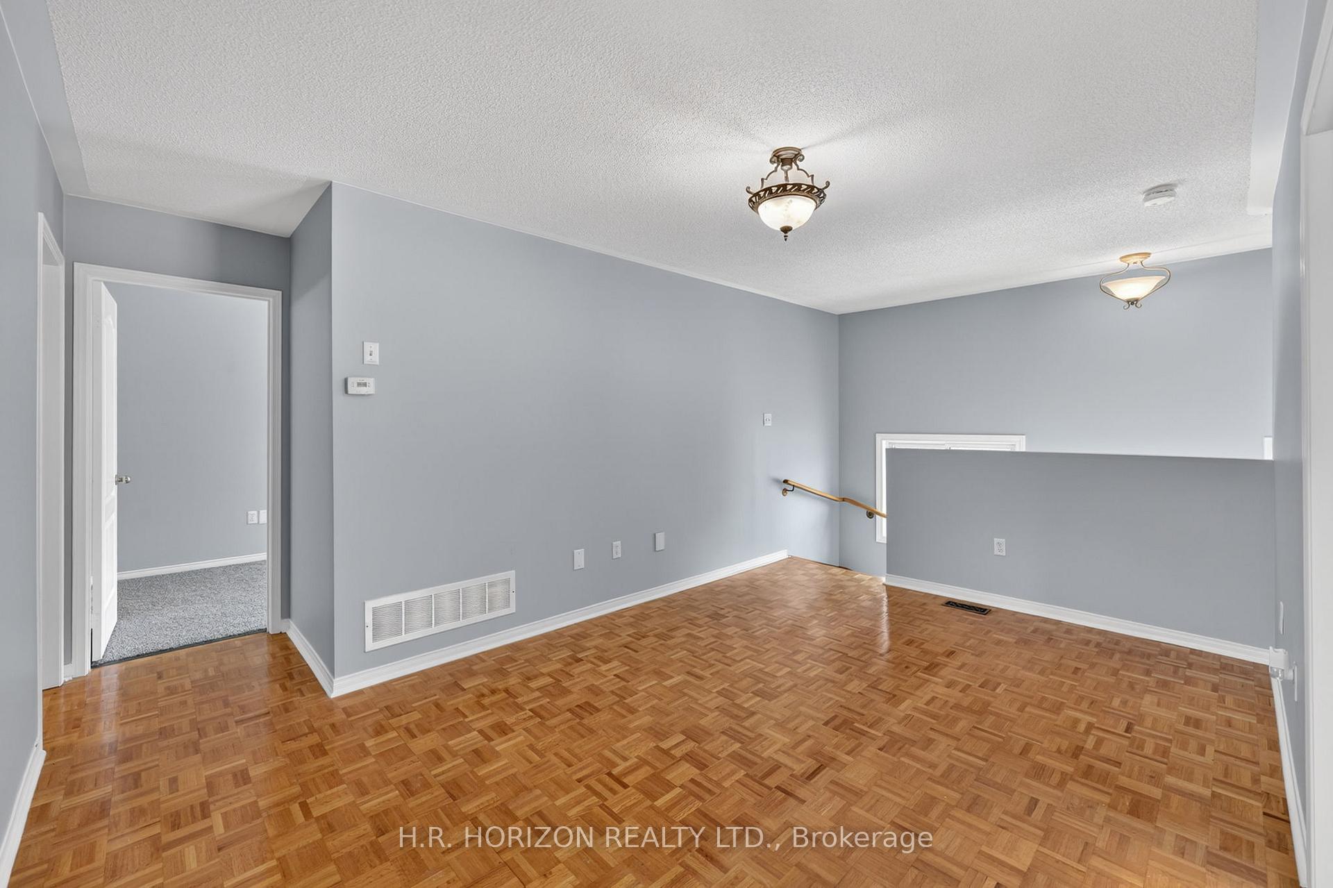 Photo 6 of 8 Schaefer Place, Caledon, Bolton North — HOMEH
