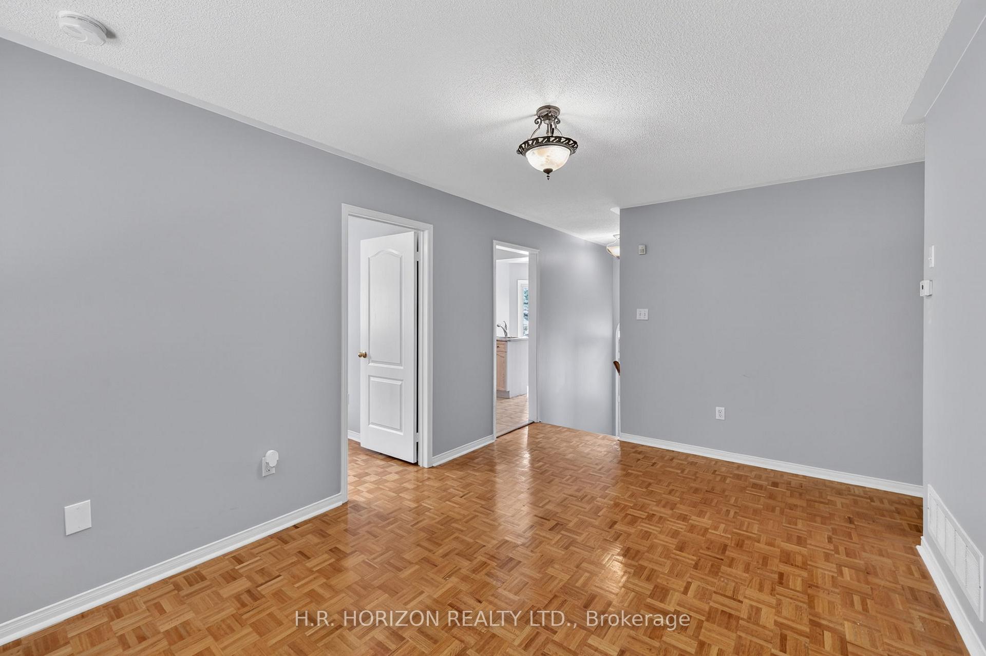 Photo 8 of 8 Schaefer Place, Caledon, Bolton North — HOMEH