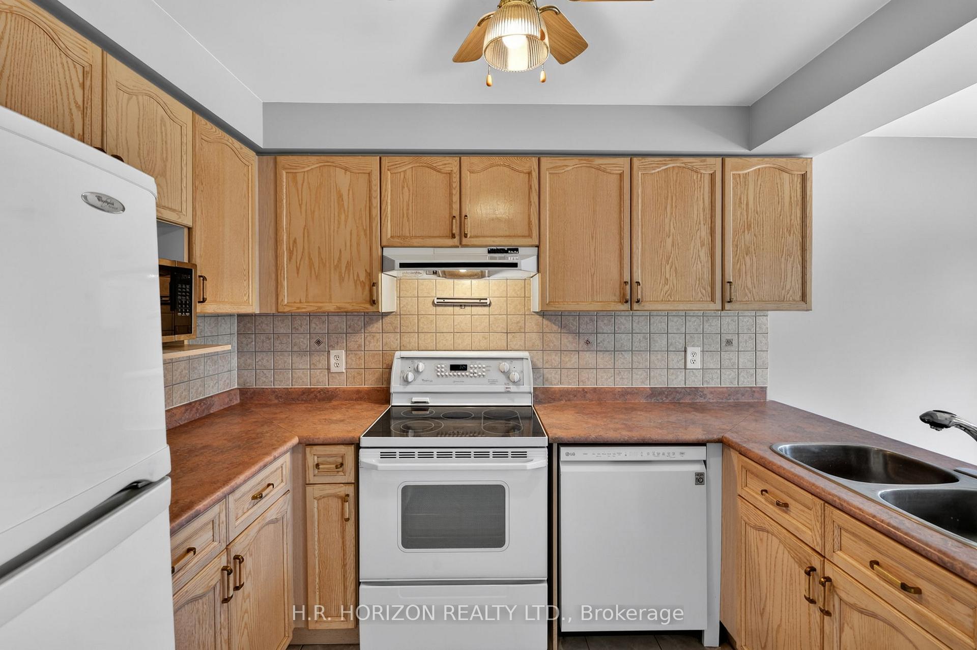 Photo 11 of 8 Schaefer Place, Caledon, Bolton North — HOMEH