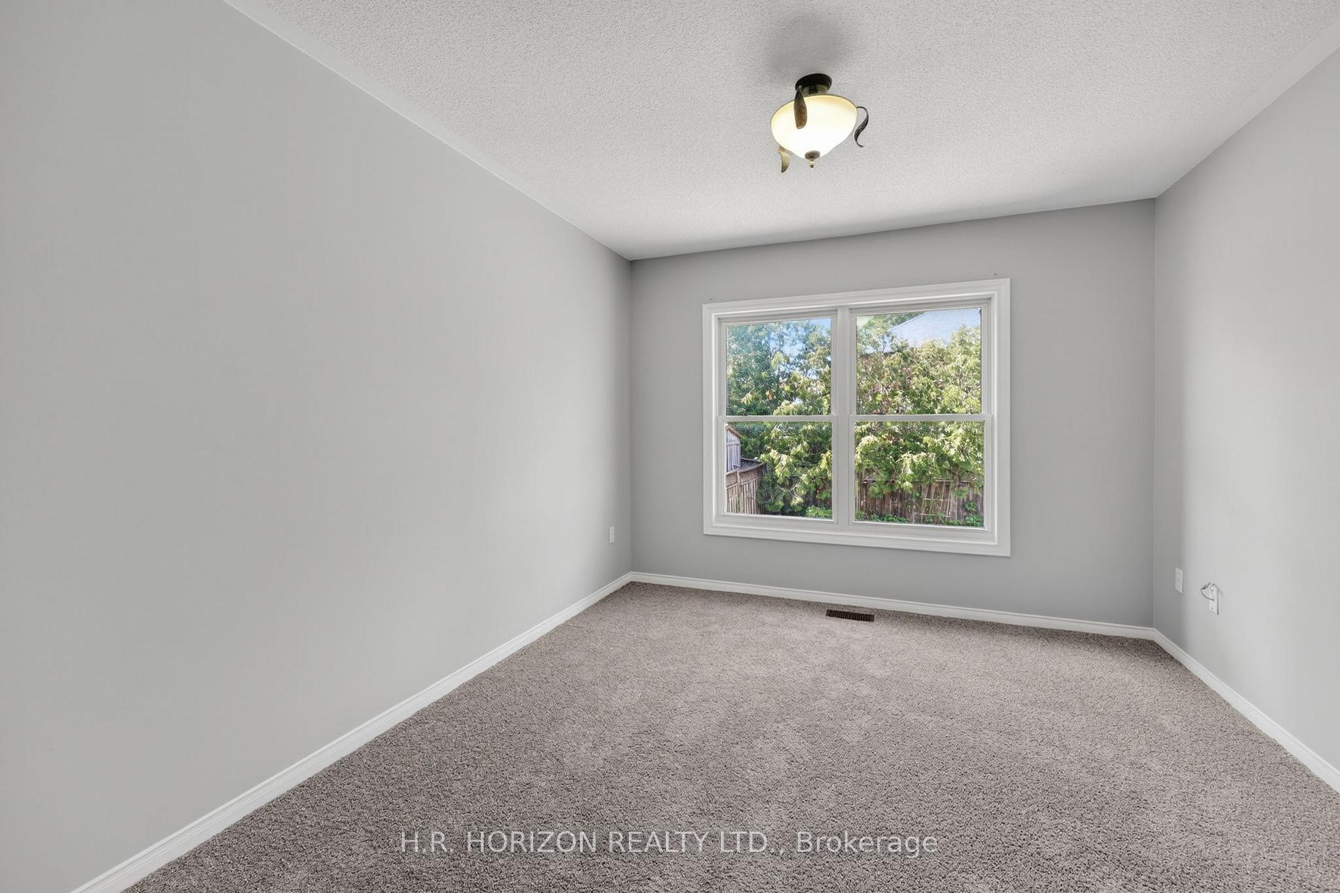 Photo 16 of 8 Schaefer Place, Caledon, Bolton North — HOMEH