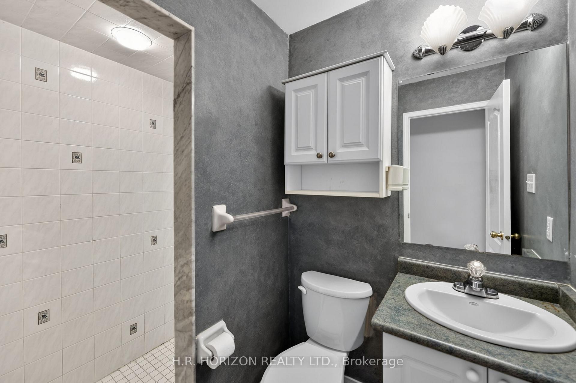 Photo 19 of 8 Schaefer Place, Caledon, Bolton North — HOMEH