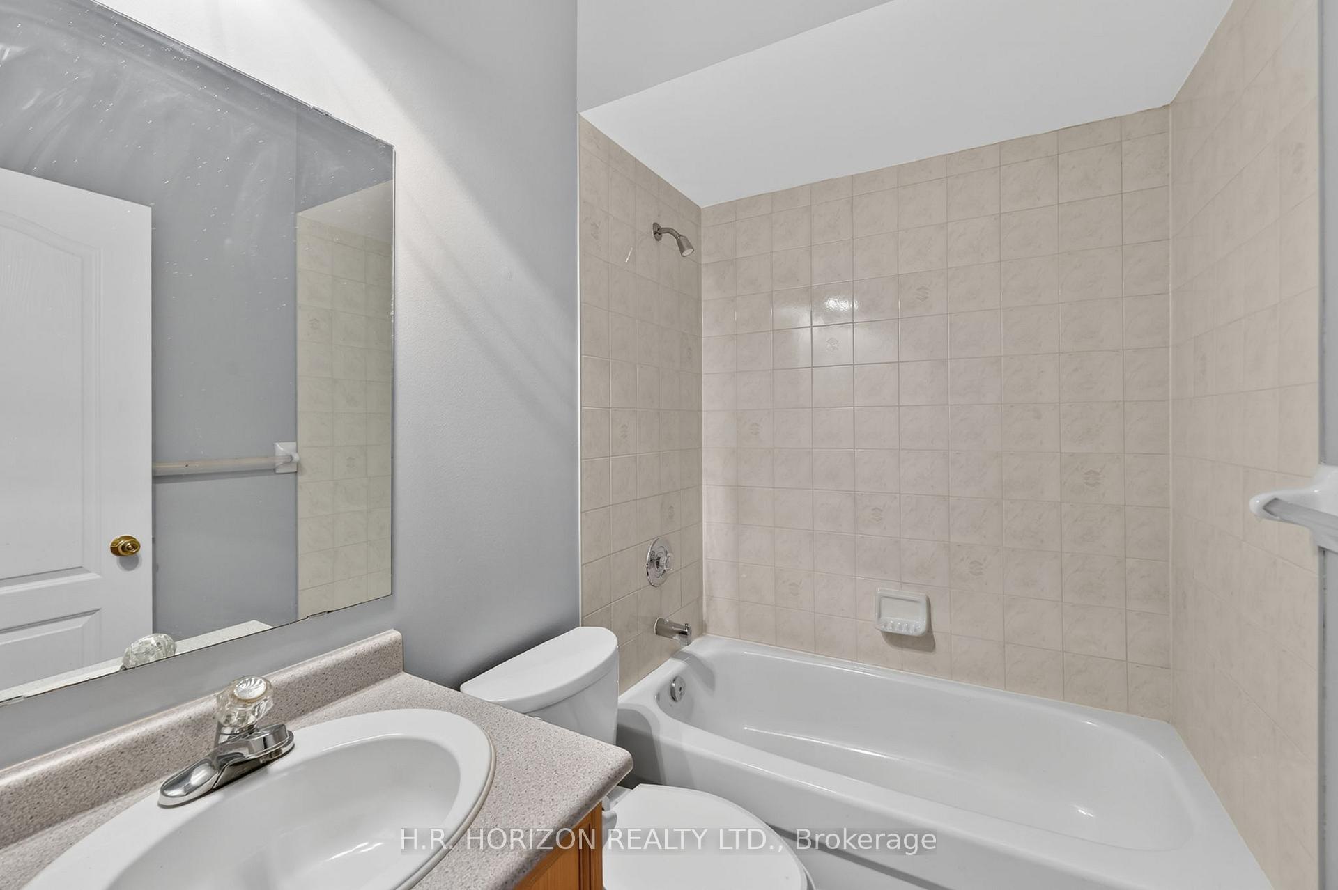 Photo 28 of 8 Schaefer Place, Caledon, Bolton North — HOMEH