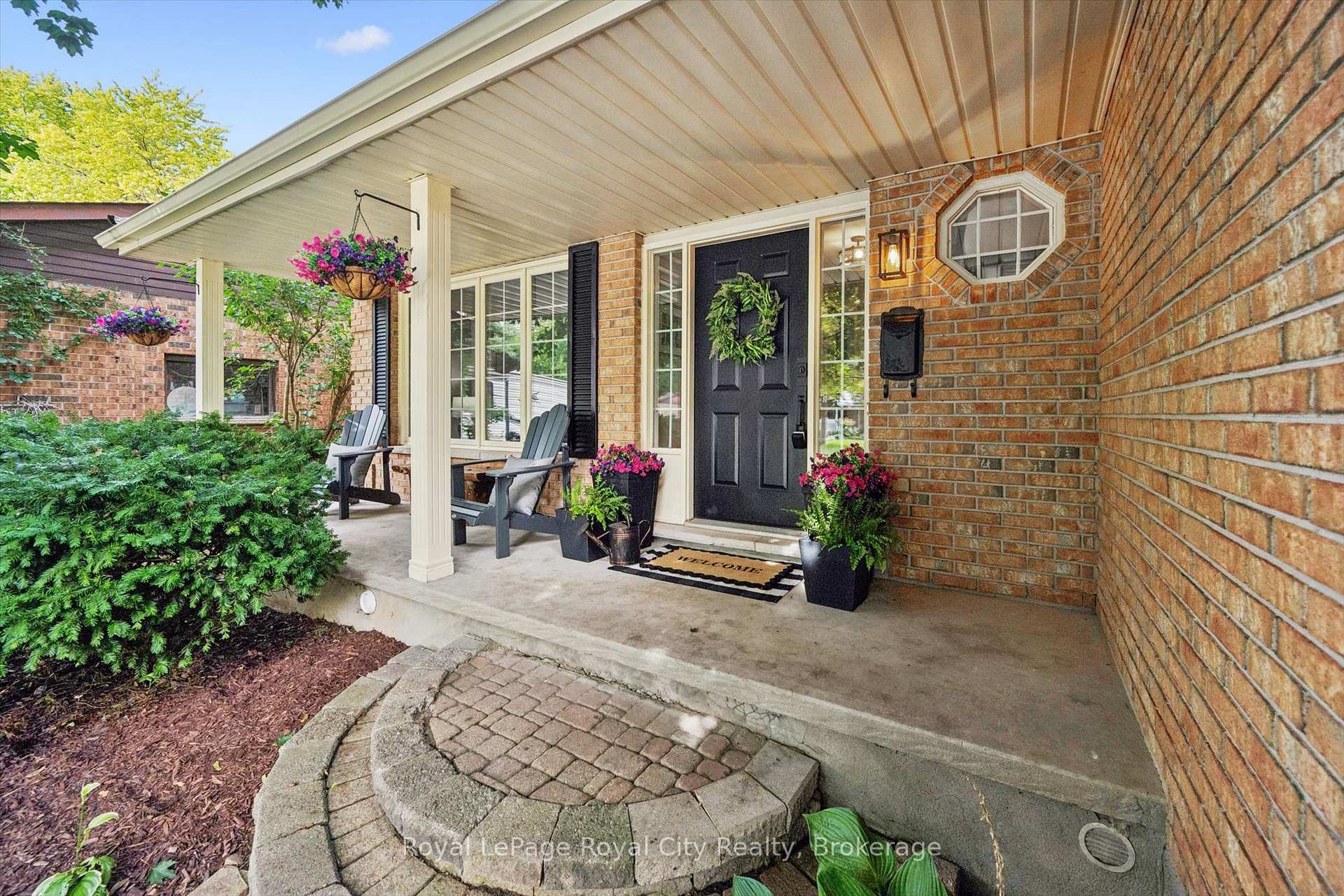 Photo 3 of 17 Sugarbush Place, Guelph, Willow West/Sugarbush/West Acres — HOMEH