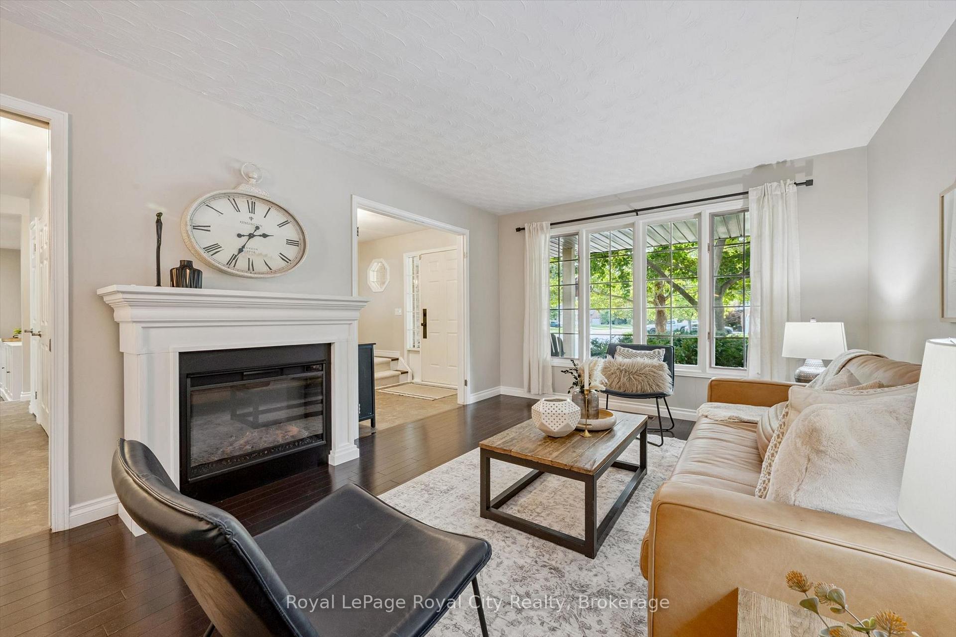 Photo 8 of 17 Sugarbush Place, Guelph, Willow West/Sugarbush/West Acres — HOMEH