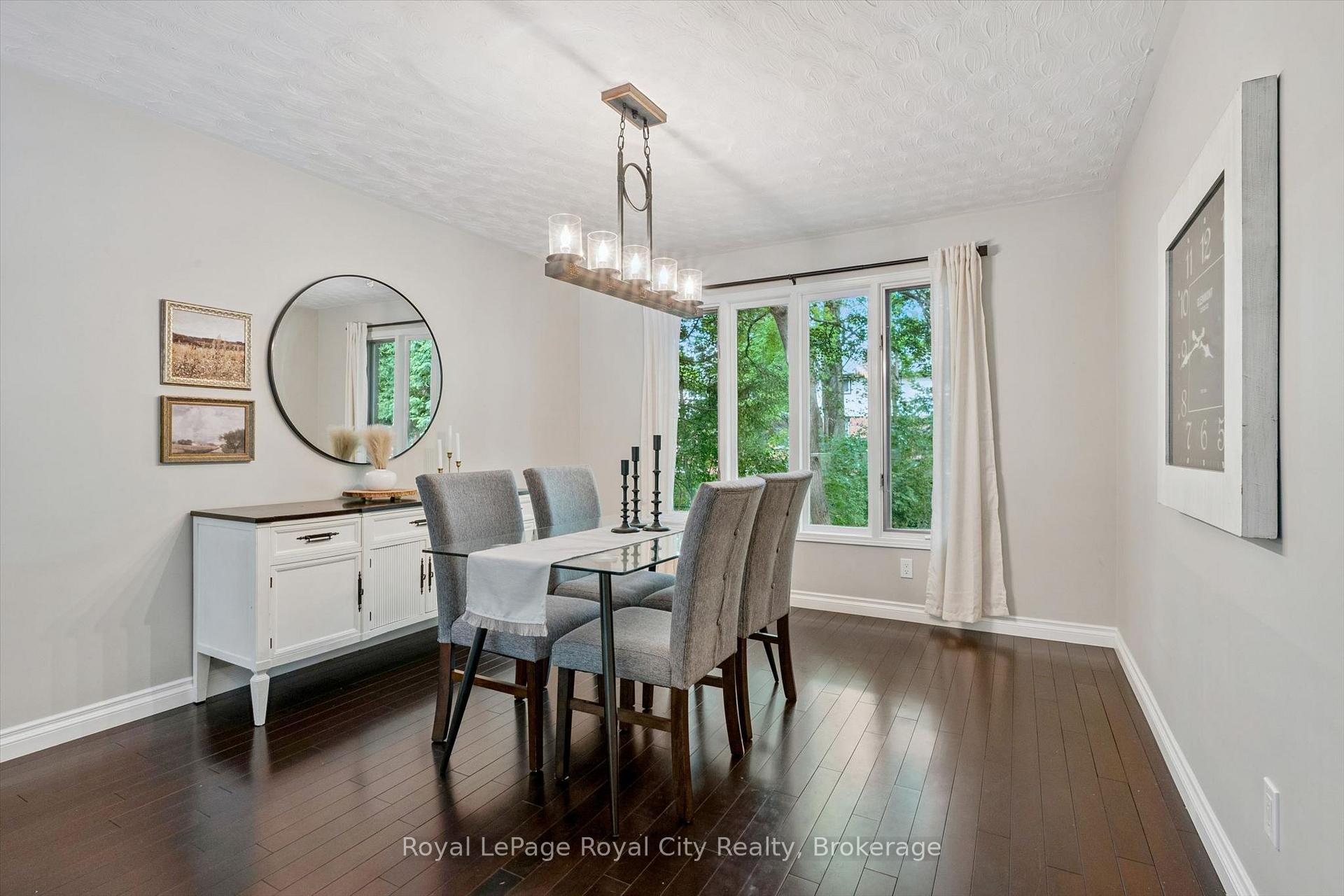 Photo 10 of 17 Sugarbush Place, Guelph, Willow West/Sugarbush/West Acres — HOMEH
