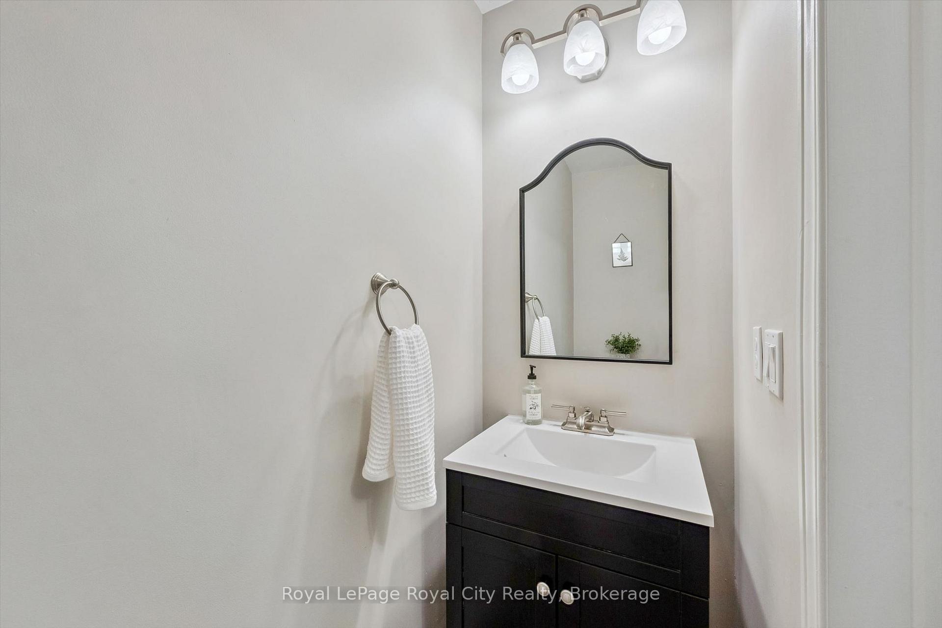 Photo 20 of 17 Sugarbush Place, Guelph, Willow West/Sugarbush/West Acres — HOMEH