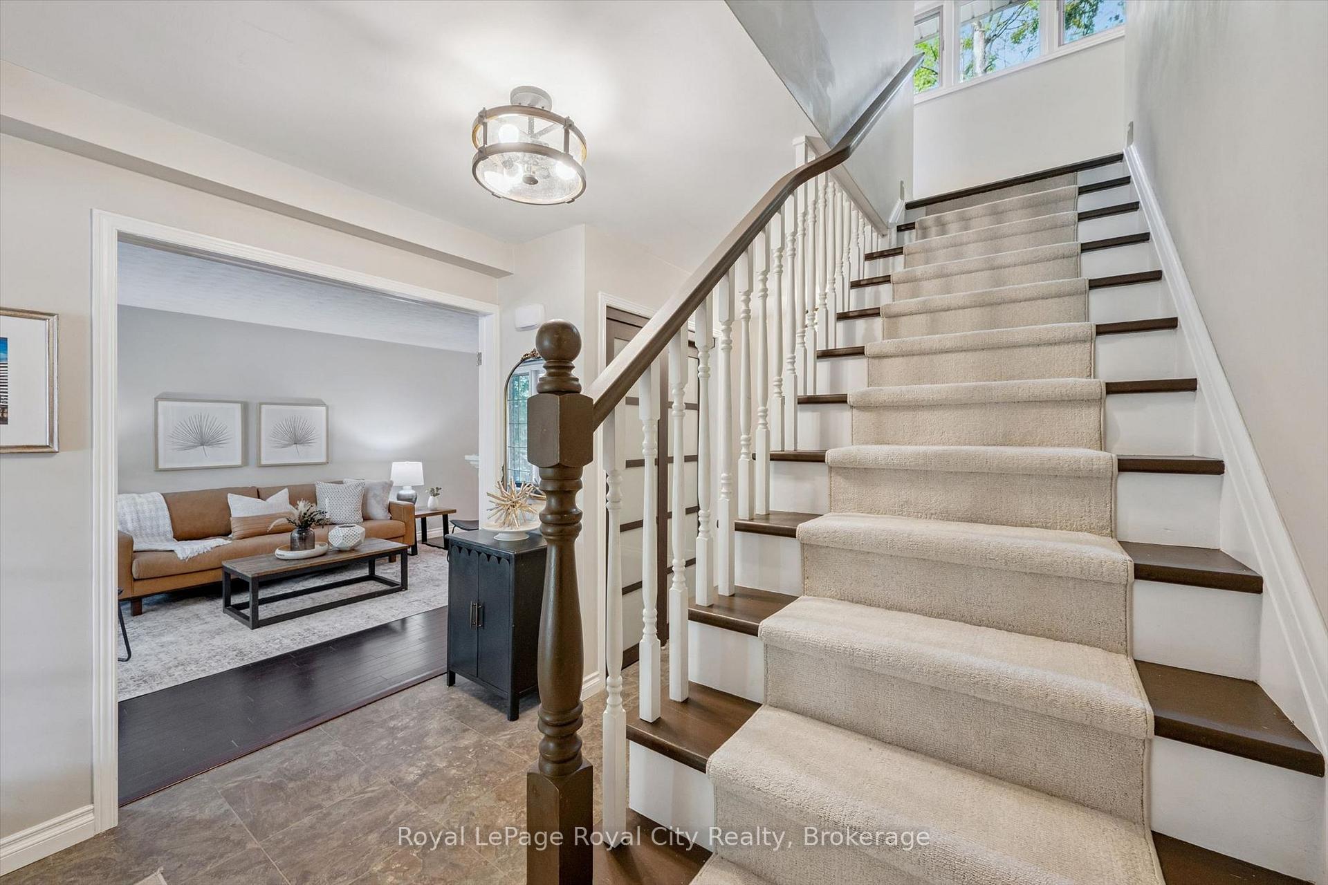 Photo 21 of 17 Sugarbush Place, Guelph, Willow West/Sugarbush/West Acres — HOMEH