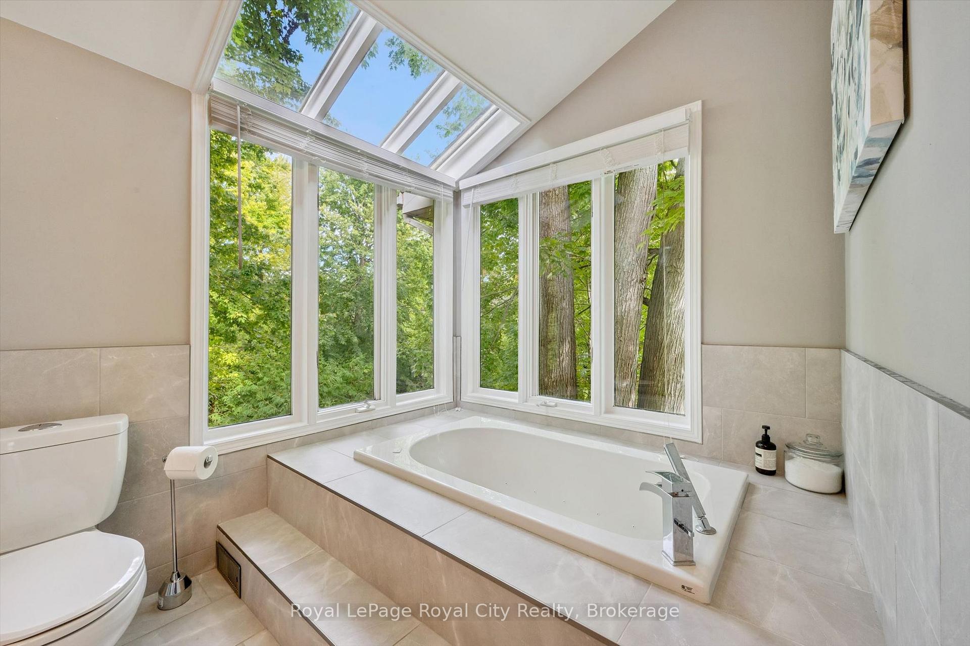 Photo 27 of 17 Sugarbush Place, Guelph, Willow West/Sugarbush/West Acres — HOMEH