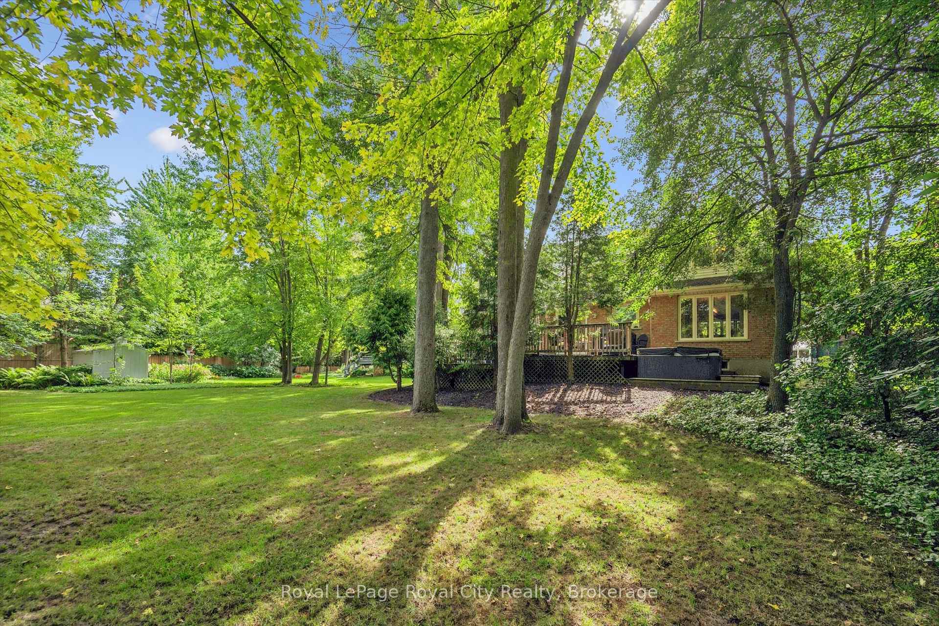 Photo 31 of 17 Sugarbush Place, Guelph, Willow West/Sugarbush/West Acres — HOMEH