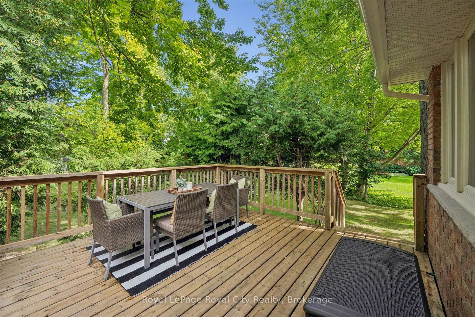 Photo 36 of 17 Sugarbush Place, Guelph, Willow West/Sugarbush/West Acres — HOMEH