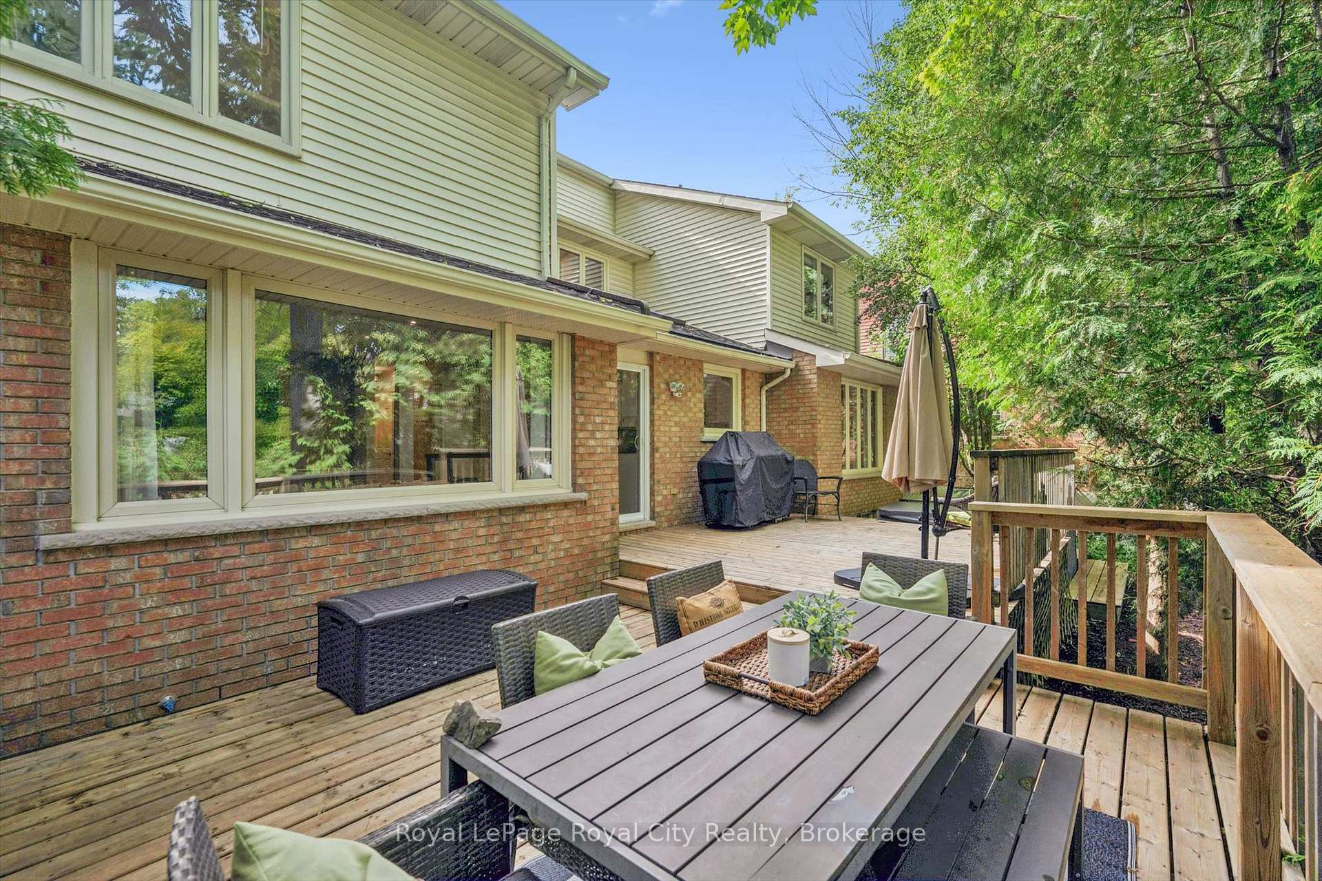 Photo 37 of 17 Sugarbush Place, Guelph, Willow West/Sugarbush/West Acres — HOMEH