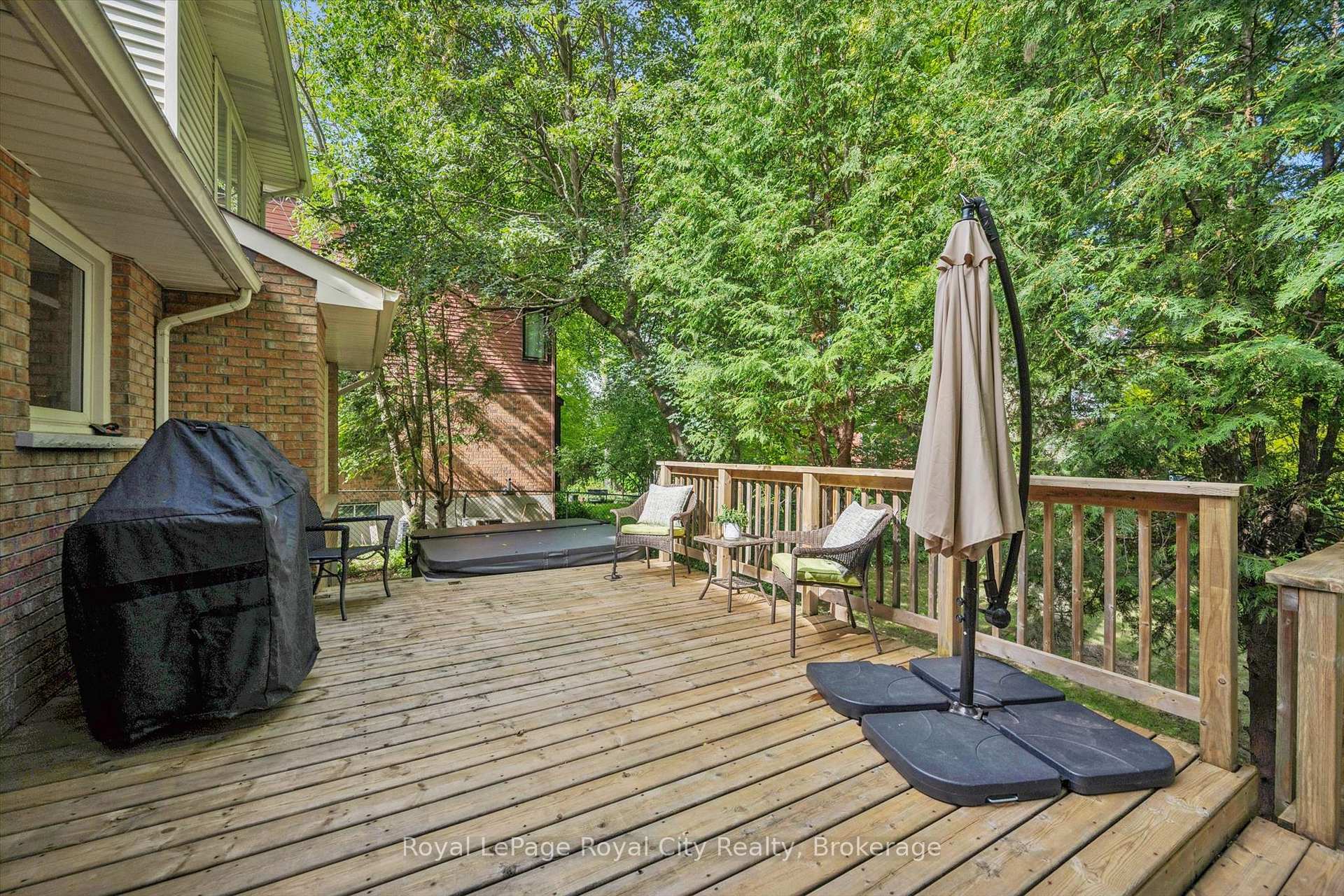 Photo 38 of 17 Sugarbush Place, Guelph, Willow West/Sugarbush/West Acres — HOMEH