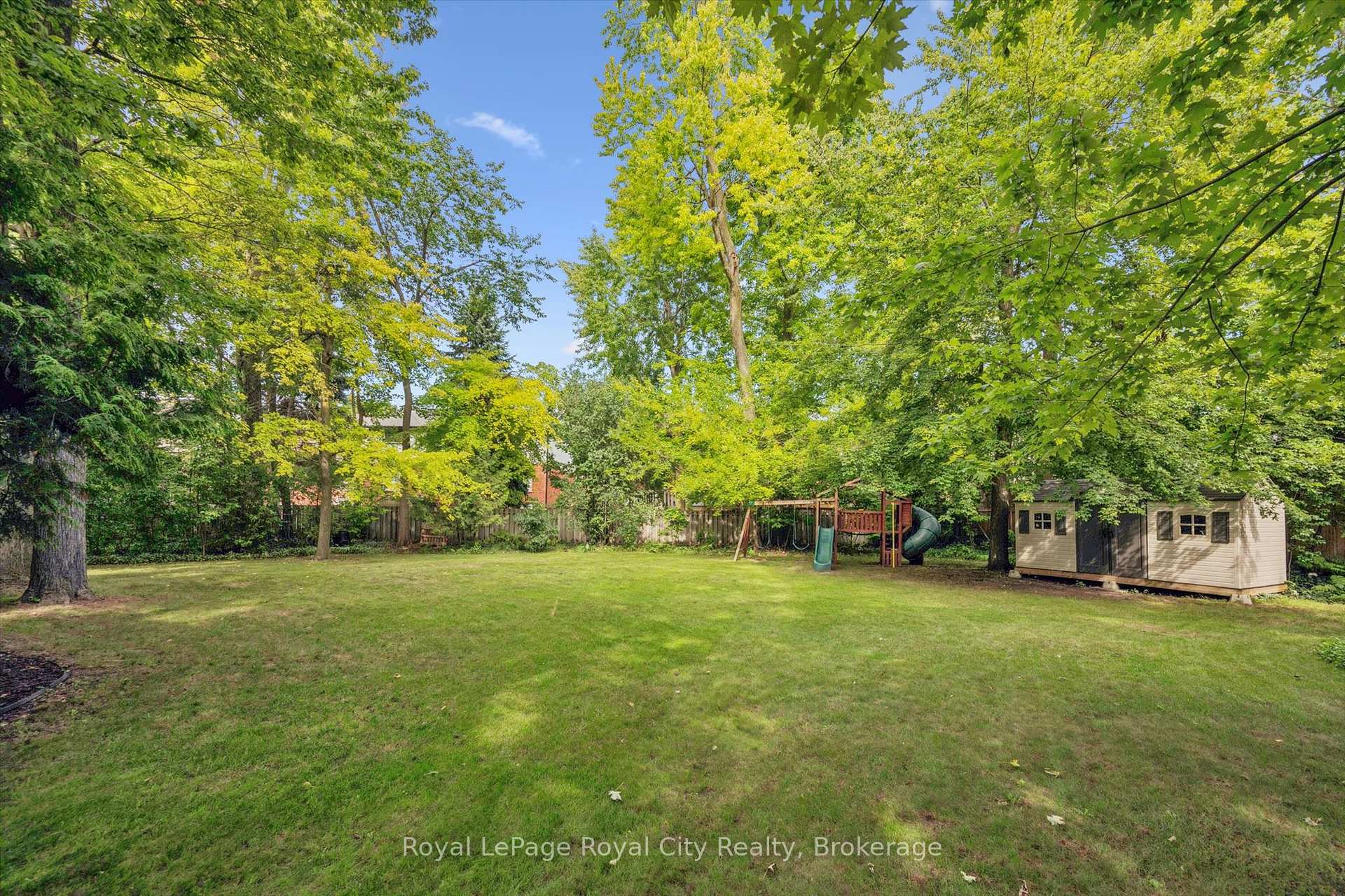 Photo 40 of 17 Sugarbush Place, Guelph, Willow West/Sugarbush/West Acres — HOMEH