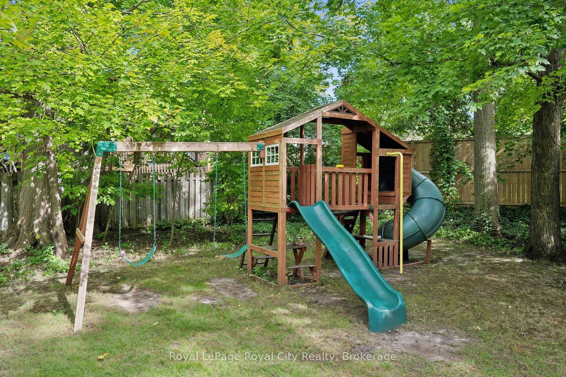 Photo 42 of 17 Sugarbush Place, Guelph, Willow West/Sugarbush/West Acres — HOMEH