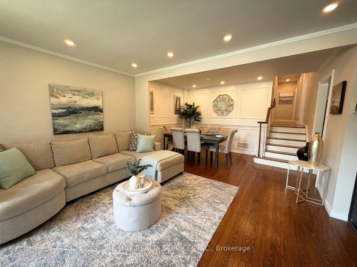 Photo 9 of 238 Laurier Avenue, Milton, Bronte Meadows — HOMEH