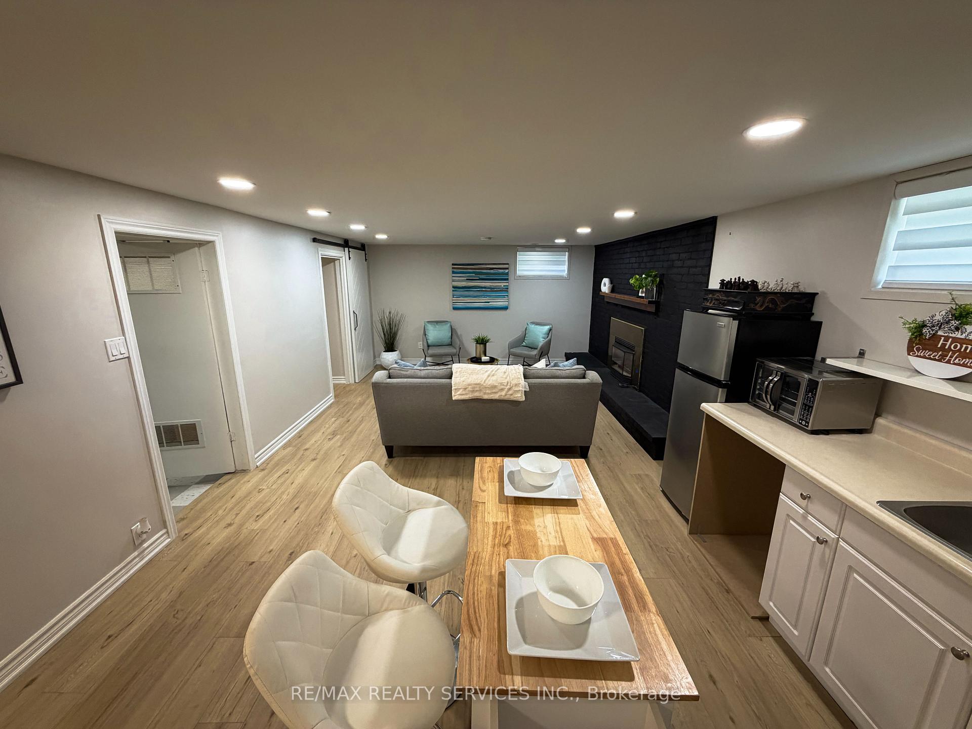 Photo 17 of 238 Laurier Avenue, Milton, Bronte Meadows — HOMEH