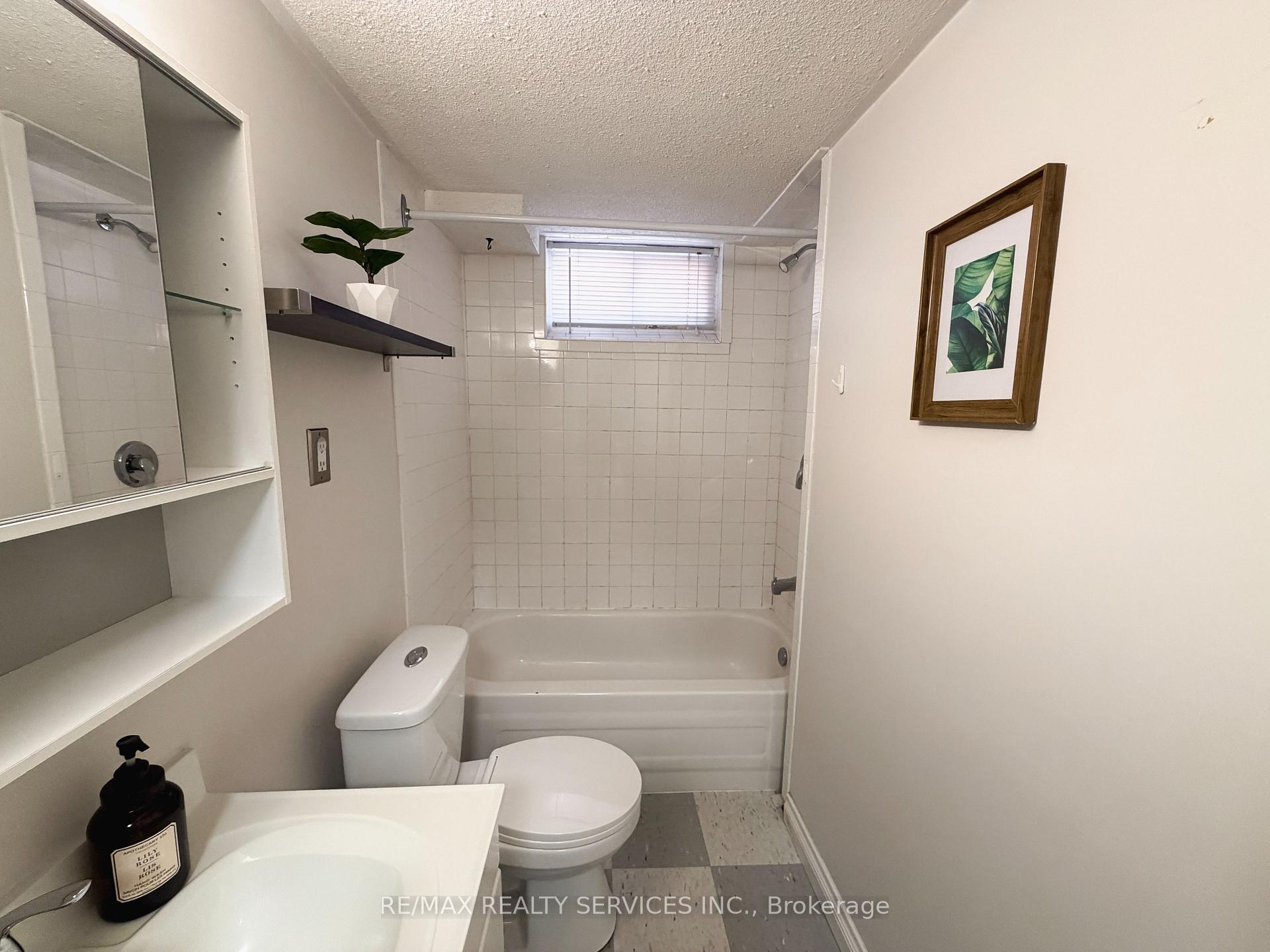 Photo 18 of 238 Laurier Avenue, Milton, Bronte Meadows — HOMEH