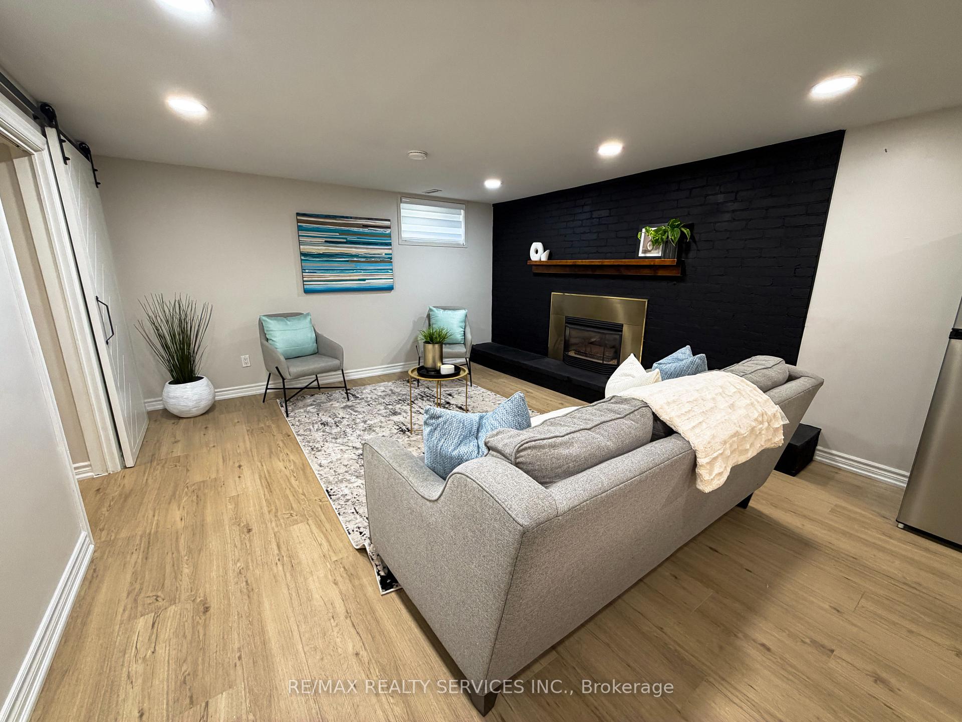 Photo 20 of 238 Laurier Avenue, Milton, Bronte Meadows — HOMEH