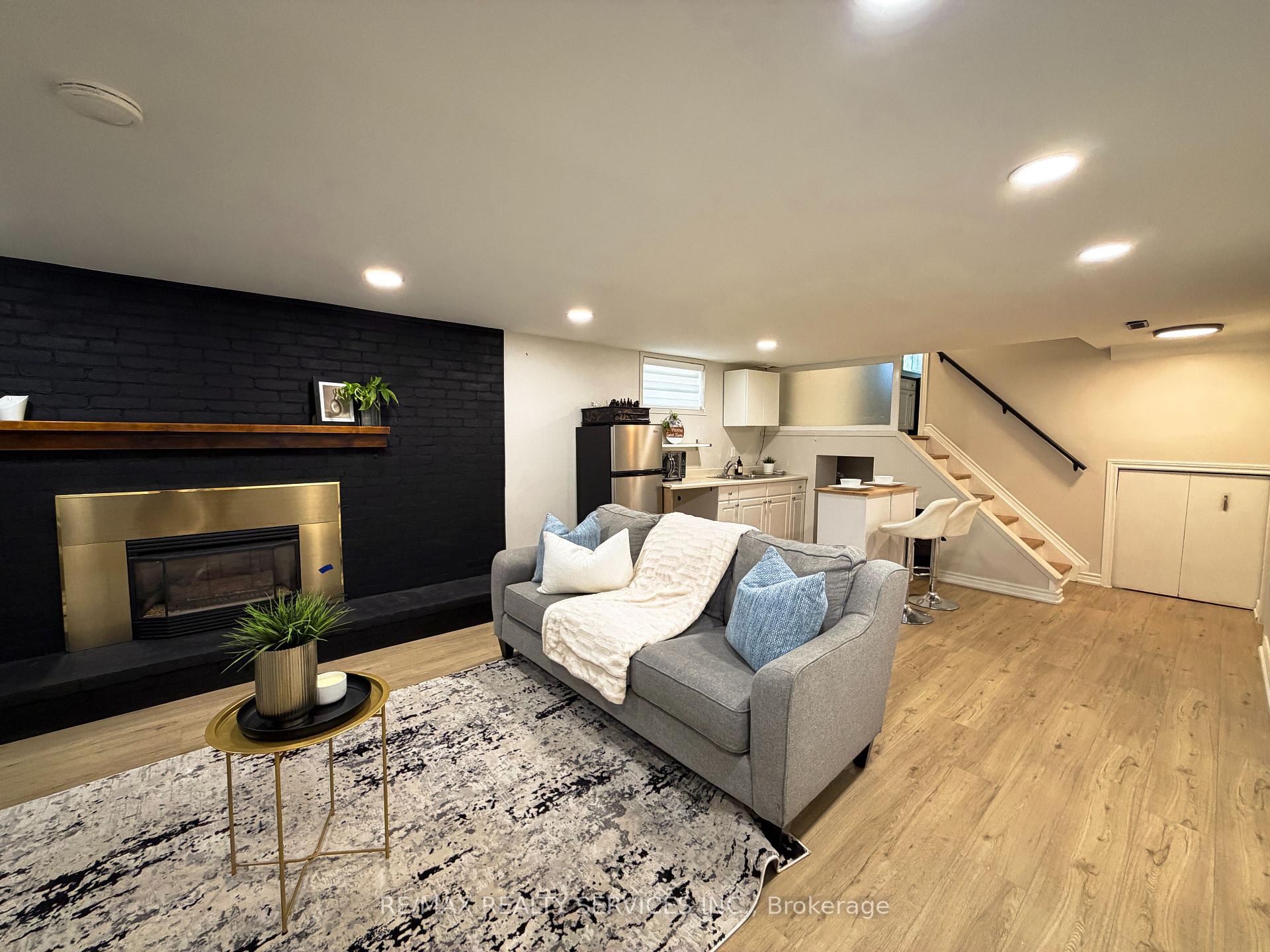 Photo 23 of 238 Laurier Avenue, Milton, Bronte Meadows — HOMEH
