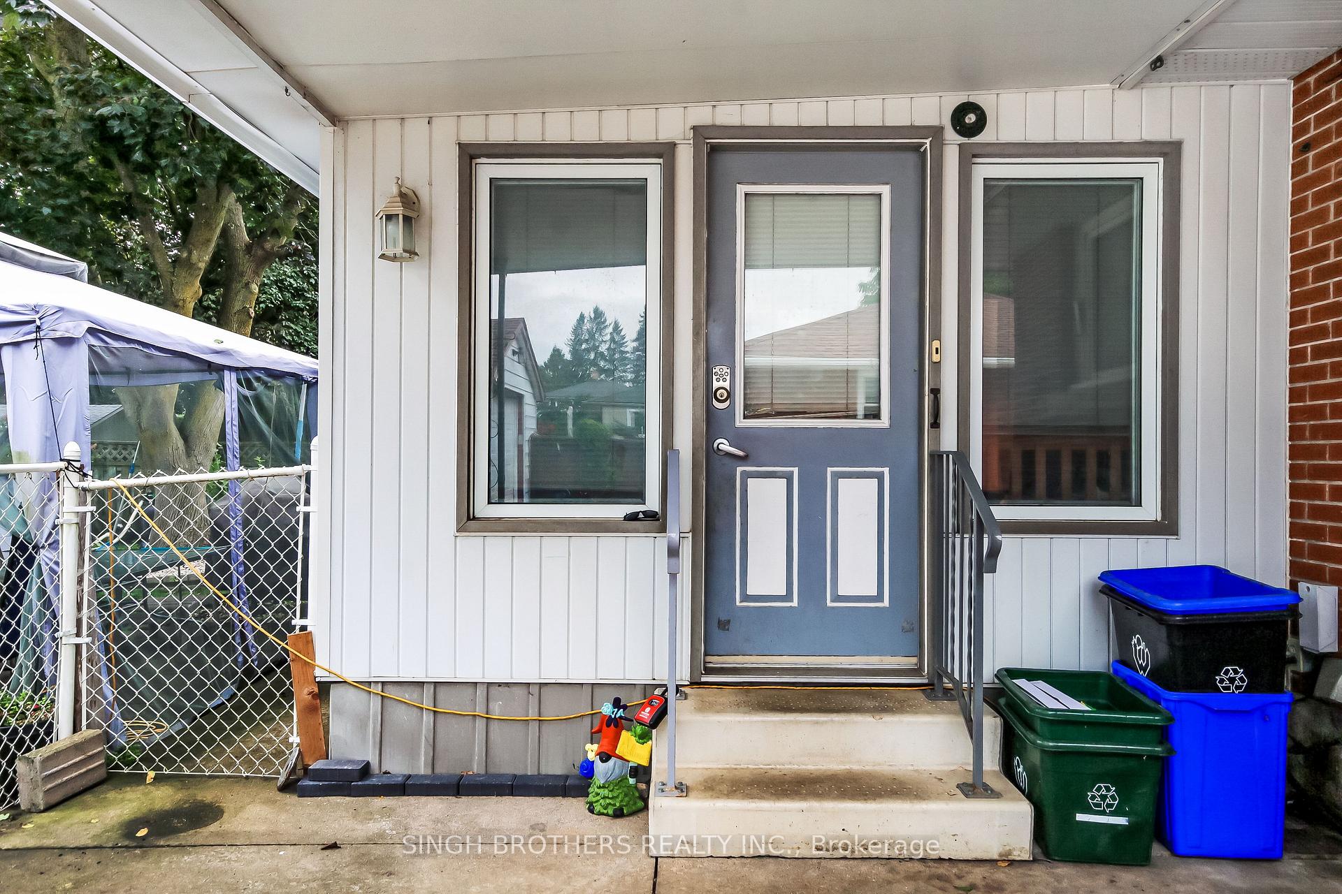 Photo 3 of 316 Willowgrove Crescent, Woodstock, Woodstock - North — HOMEH