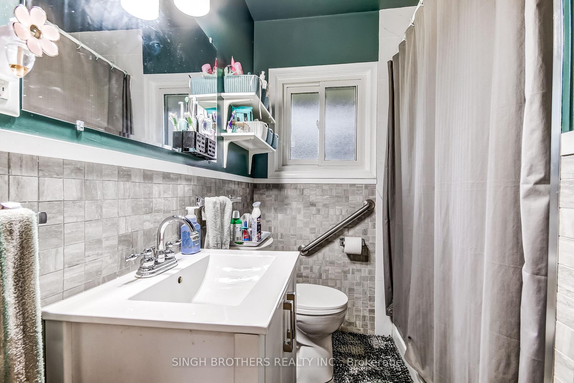 Photo 12 of 316 Willowgrove Crescent, Woodstock, Woodstock - North — HOMEH