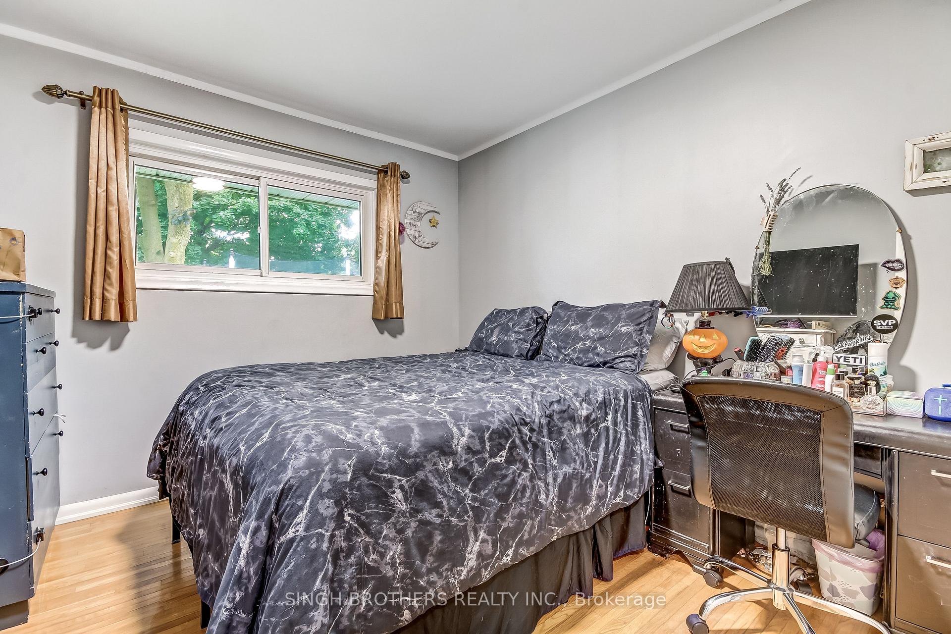 Photo 14 of 316 Willowgrove Crescent, Woodstock, Woodstock - North — HOMEH