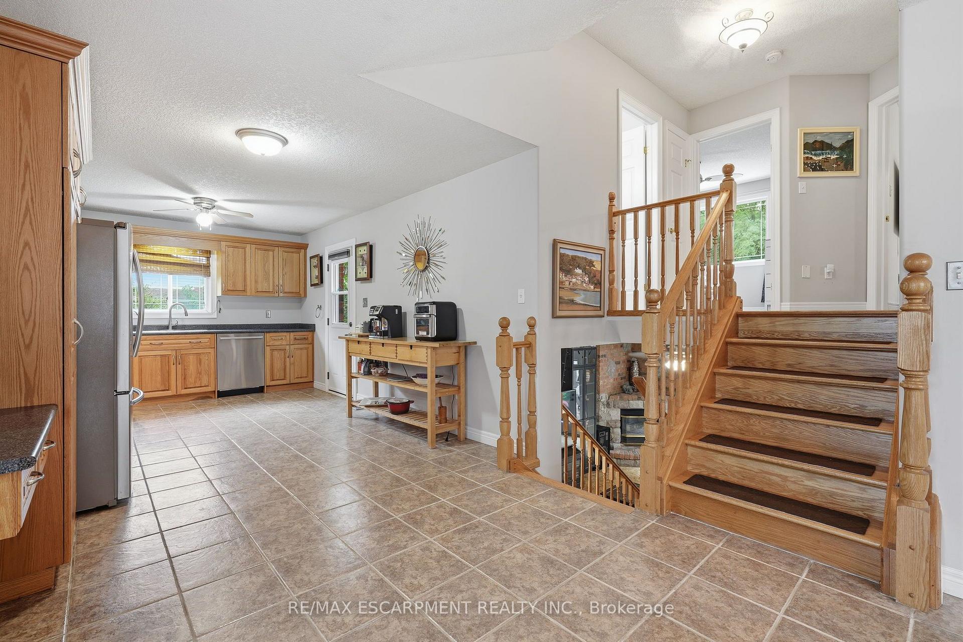 Photo 15 of 125 Langlaw Drive, Cambridge, Christopher-Champlain — HOMEH