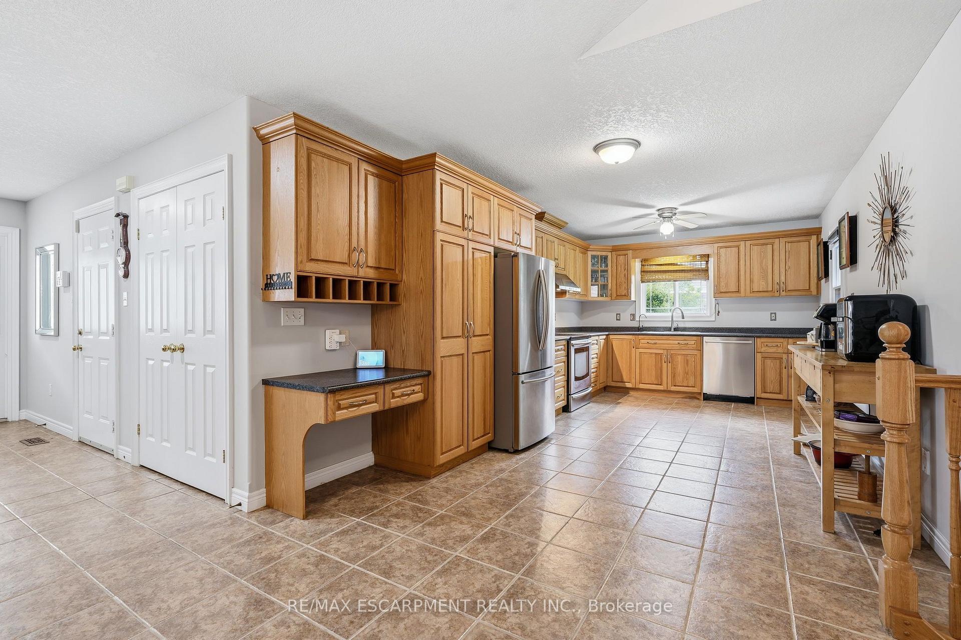Photo 16 of 125 Langlaw Drive, Cambridge, Christopher-Champlain — HOMEH