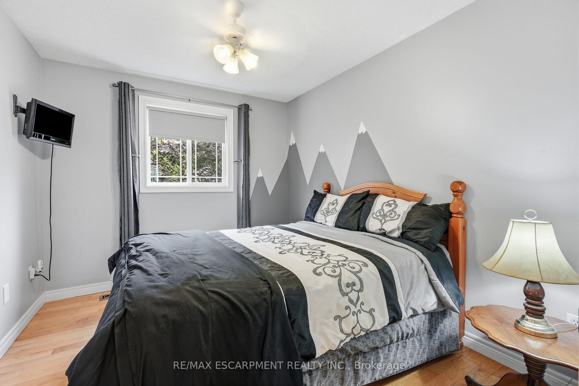 Photo 24 of 125 Langlaw Drive, Cambridge, Christopher-Champlain — HOMEH